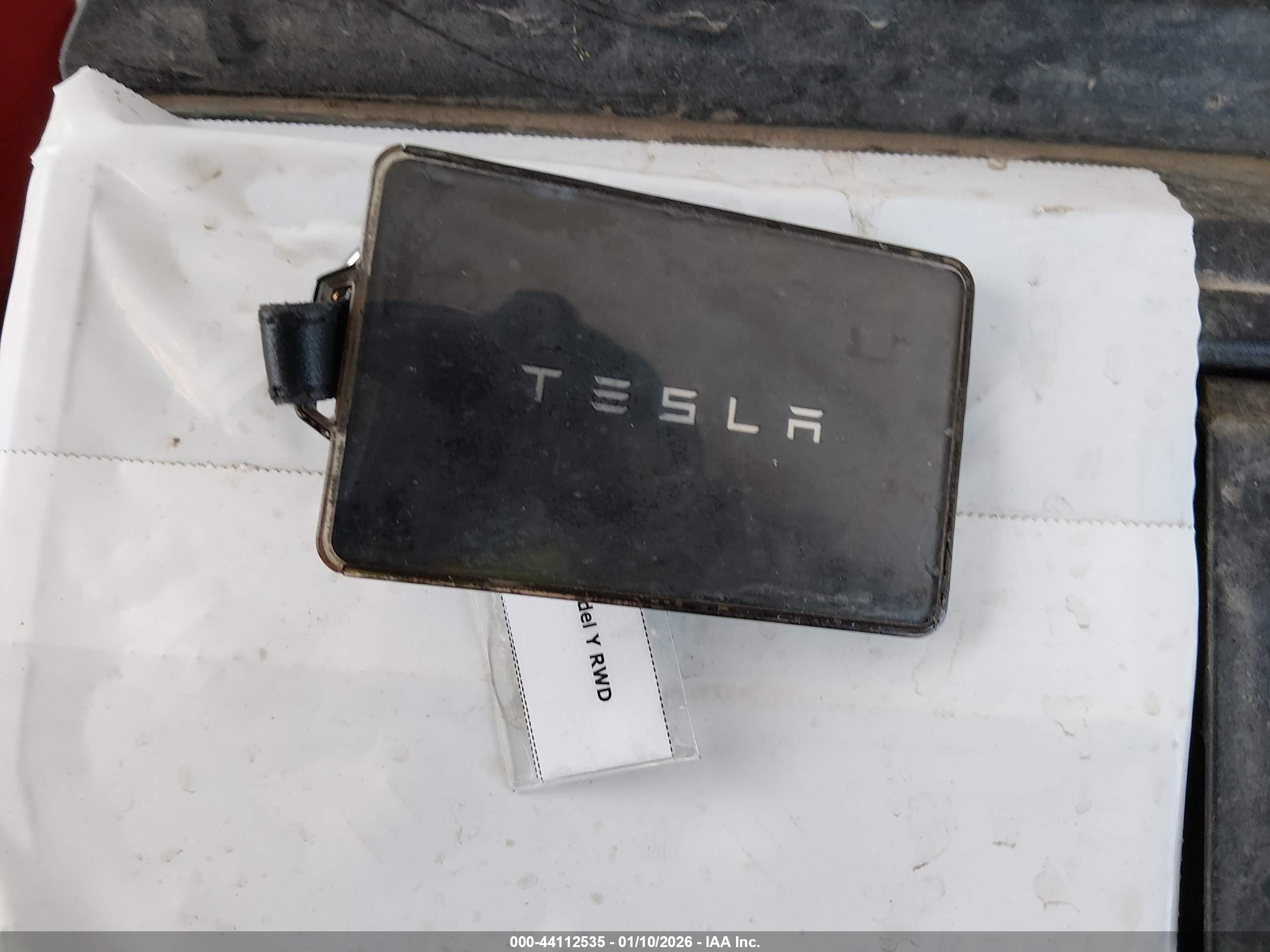 TESLA MODEL image 11