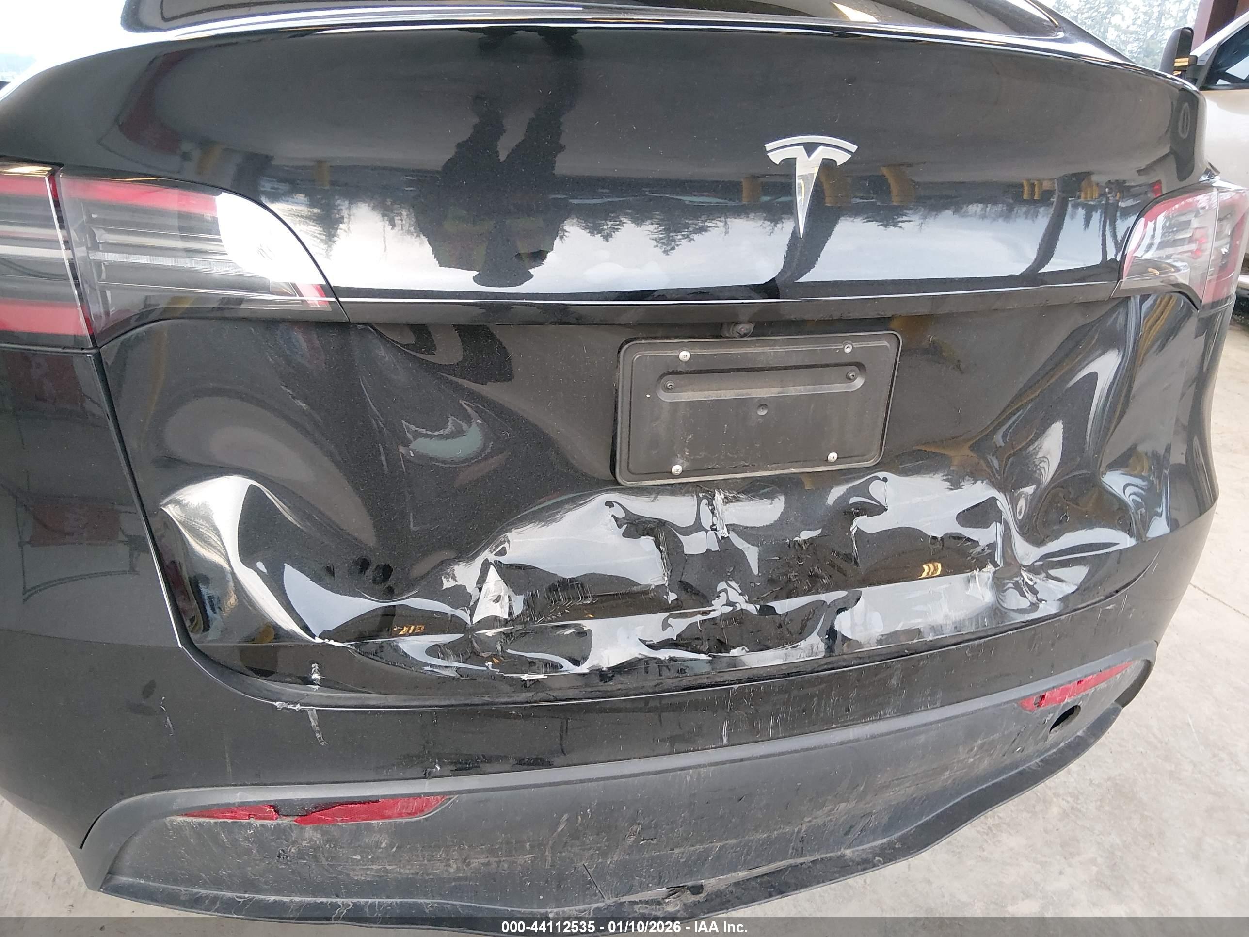 TESLA MODEL image 6