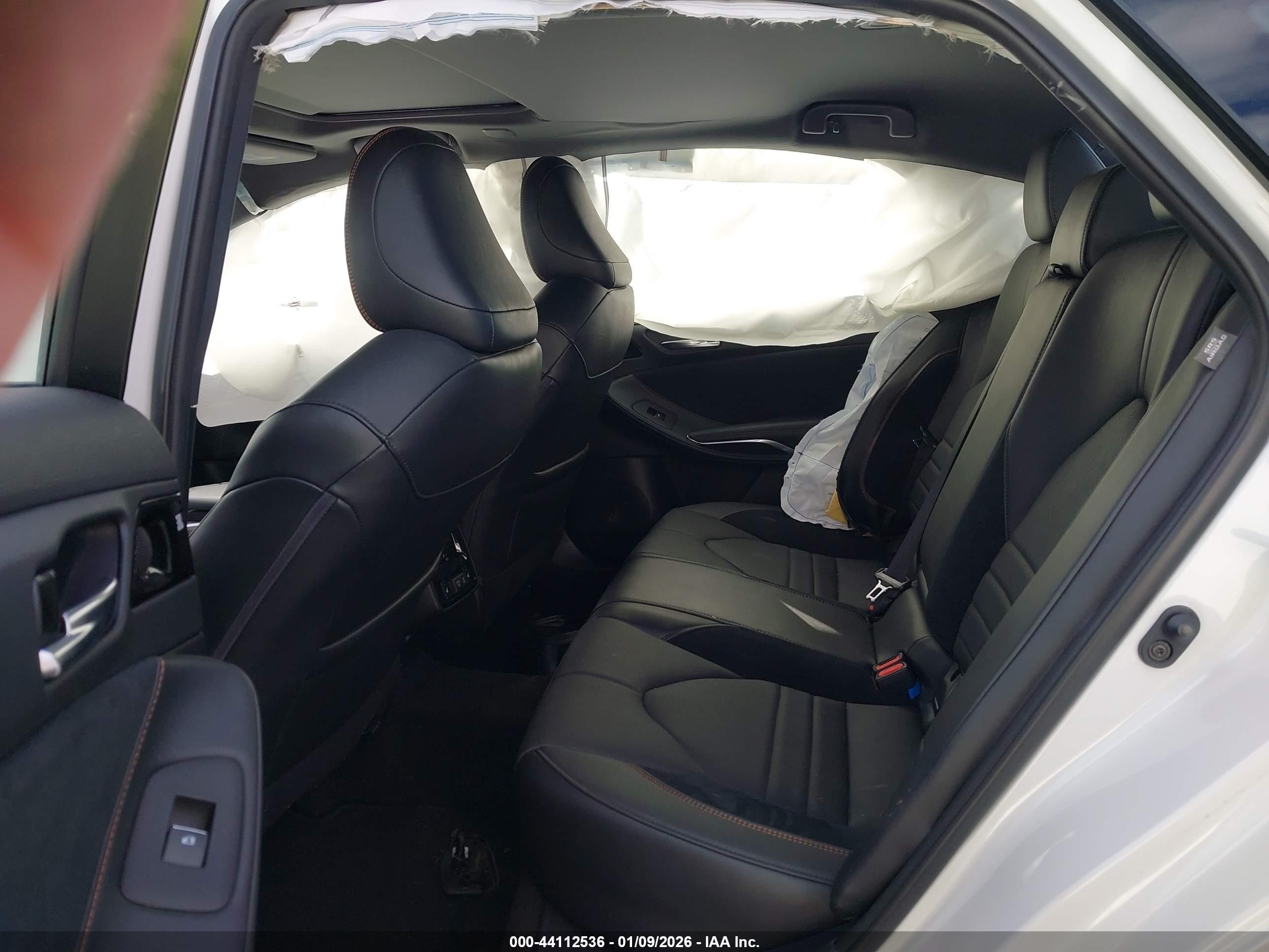 TOYOTA AVALON image 8