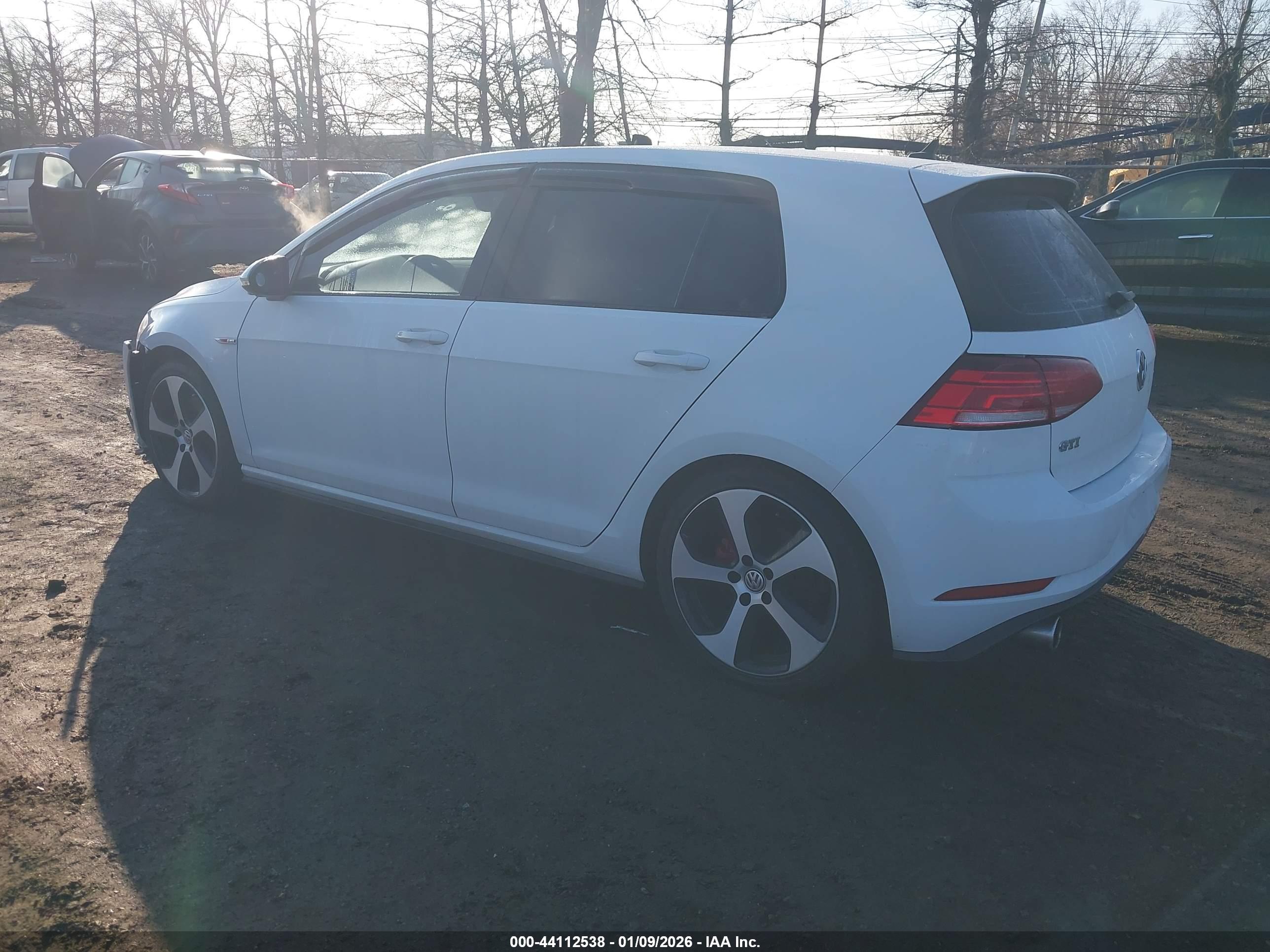VOLKSWAGEN GOLF image 3
