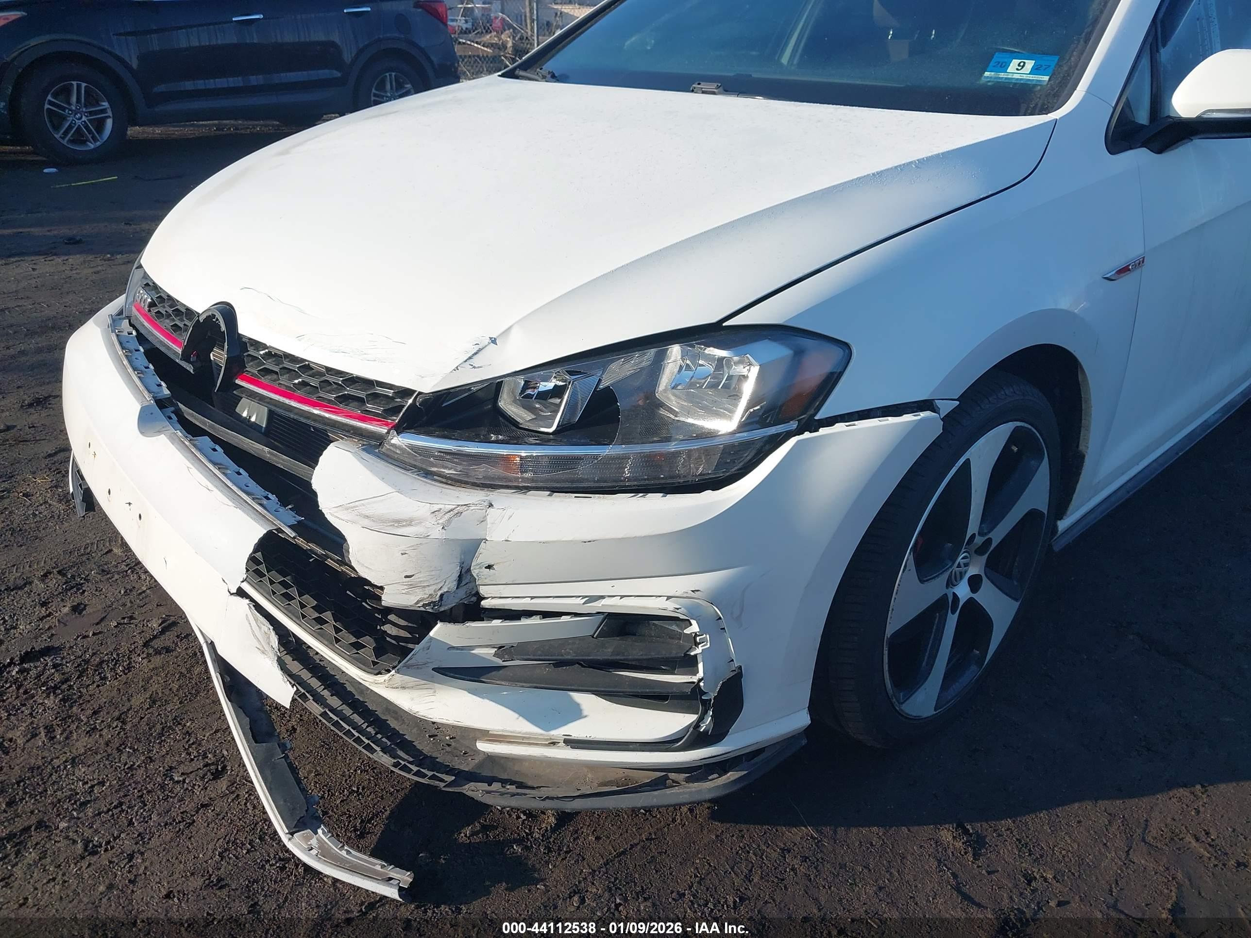 VOLKSWAGEN GOLF image 6