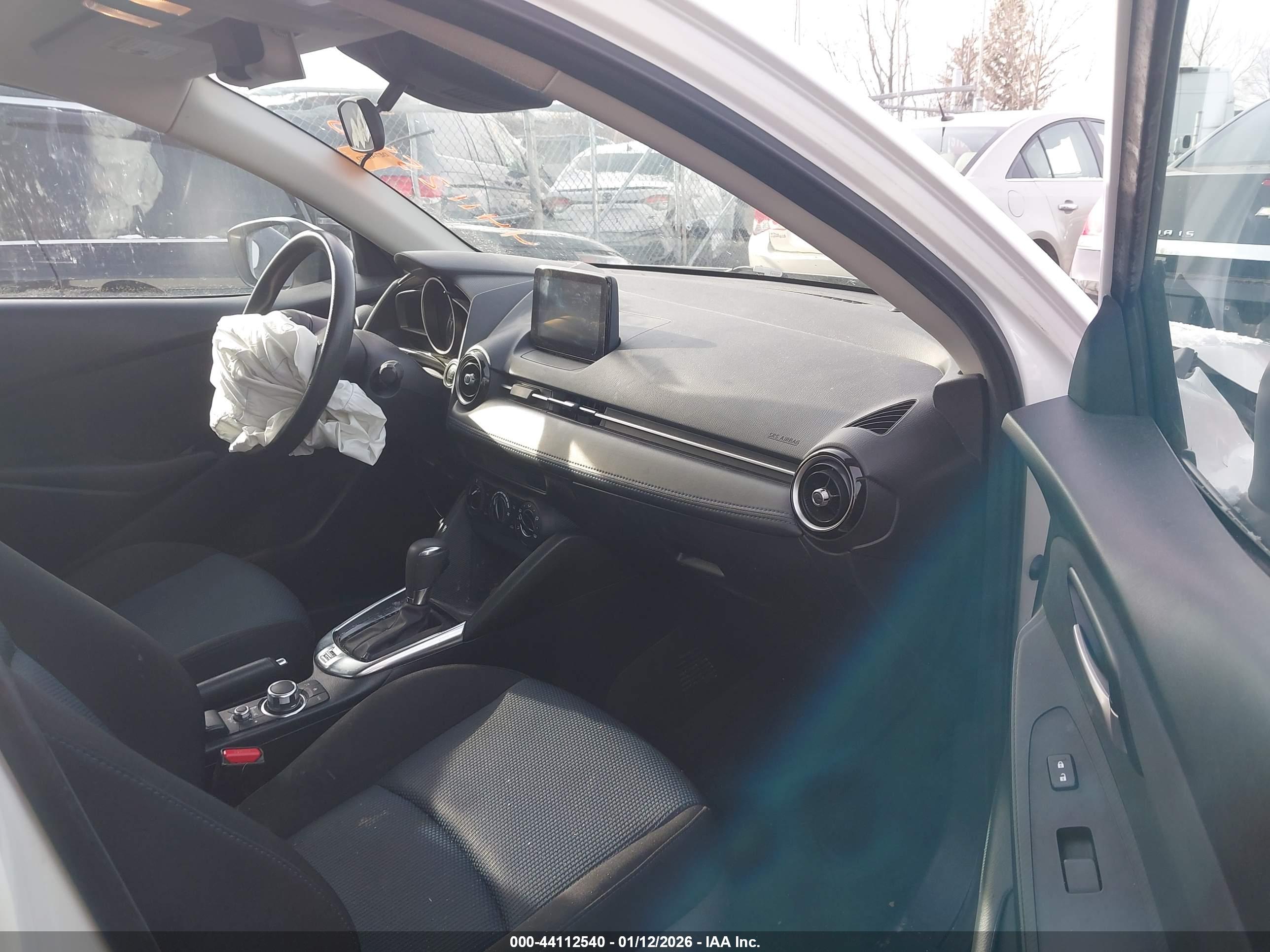 TOYOTA YARIS image 5