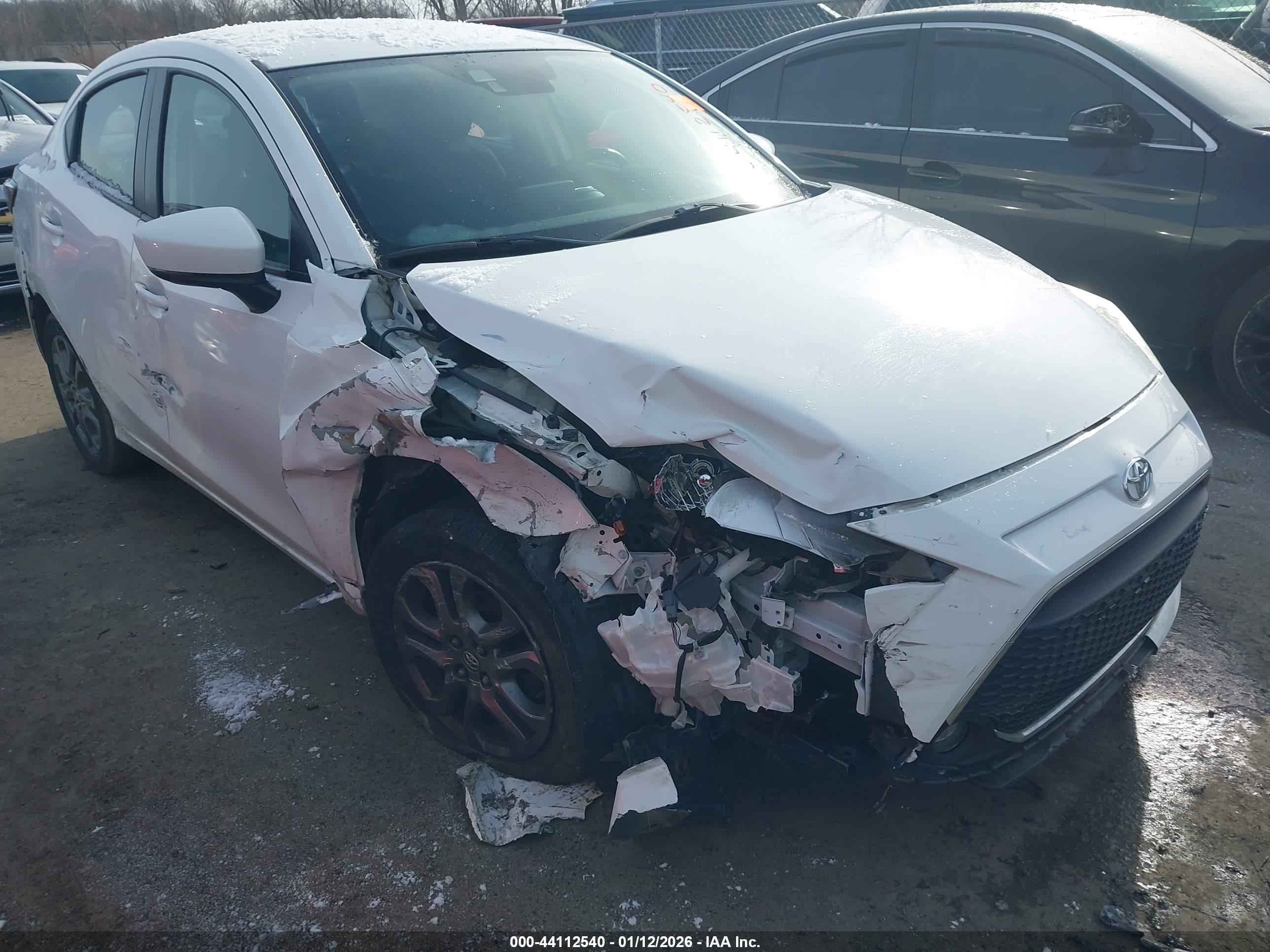 TOYOTA YARIS image 6