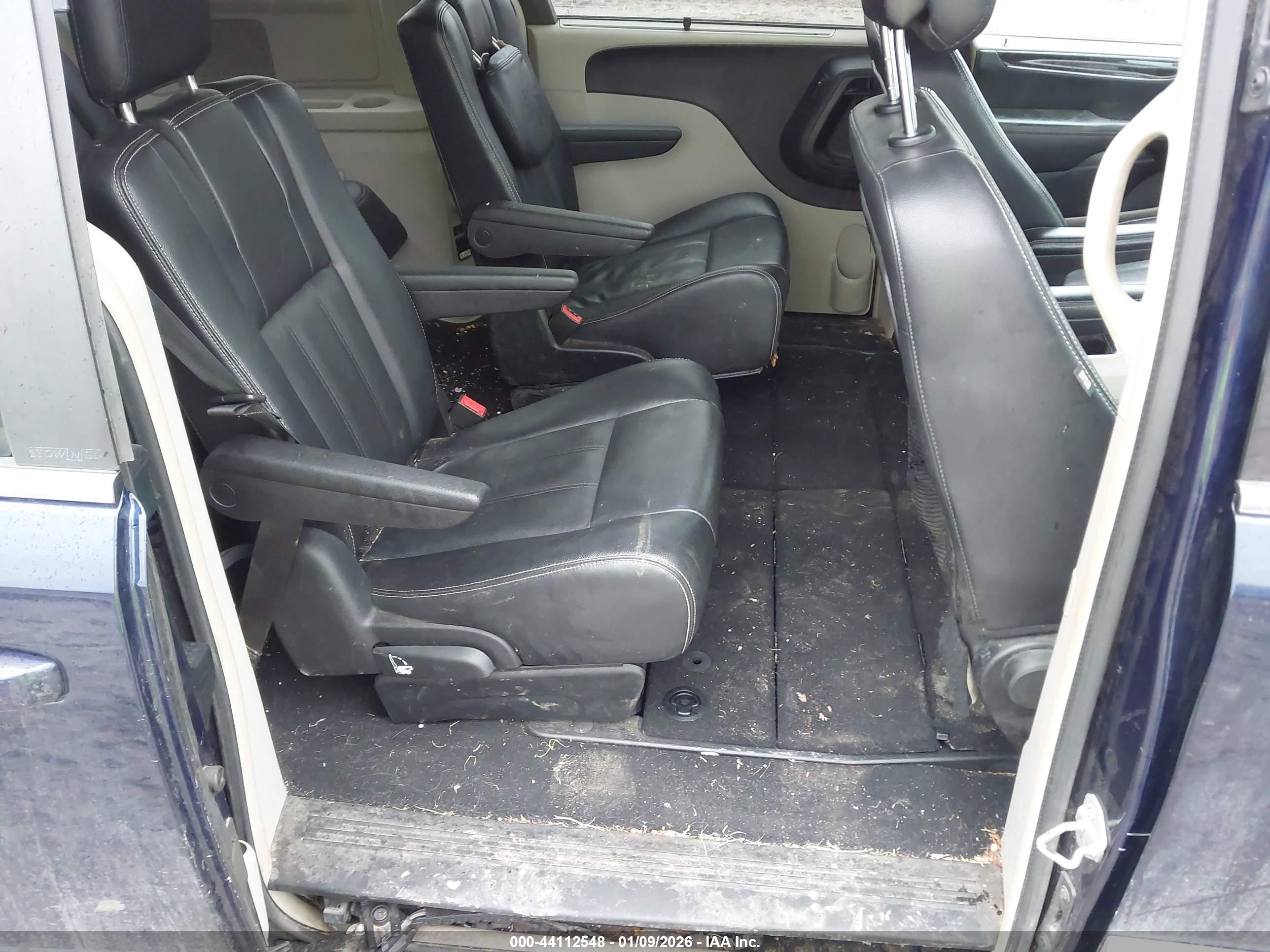 CHRYSLER TOWN image 8