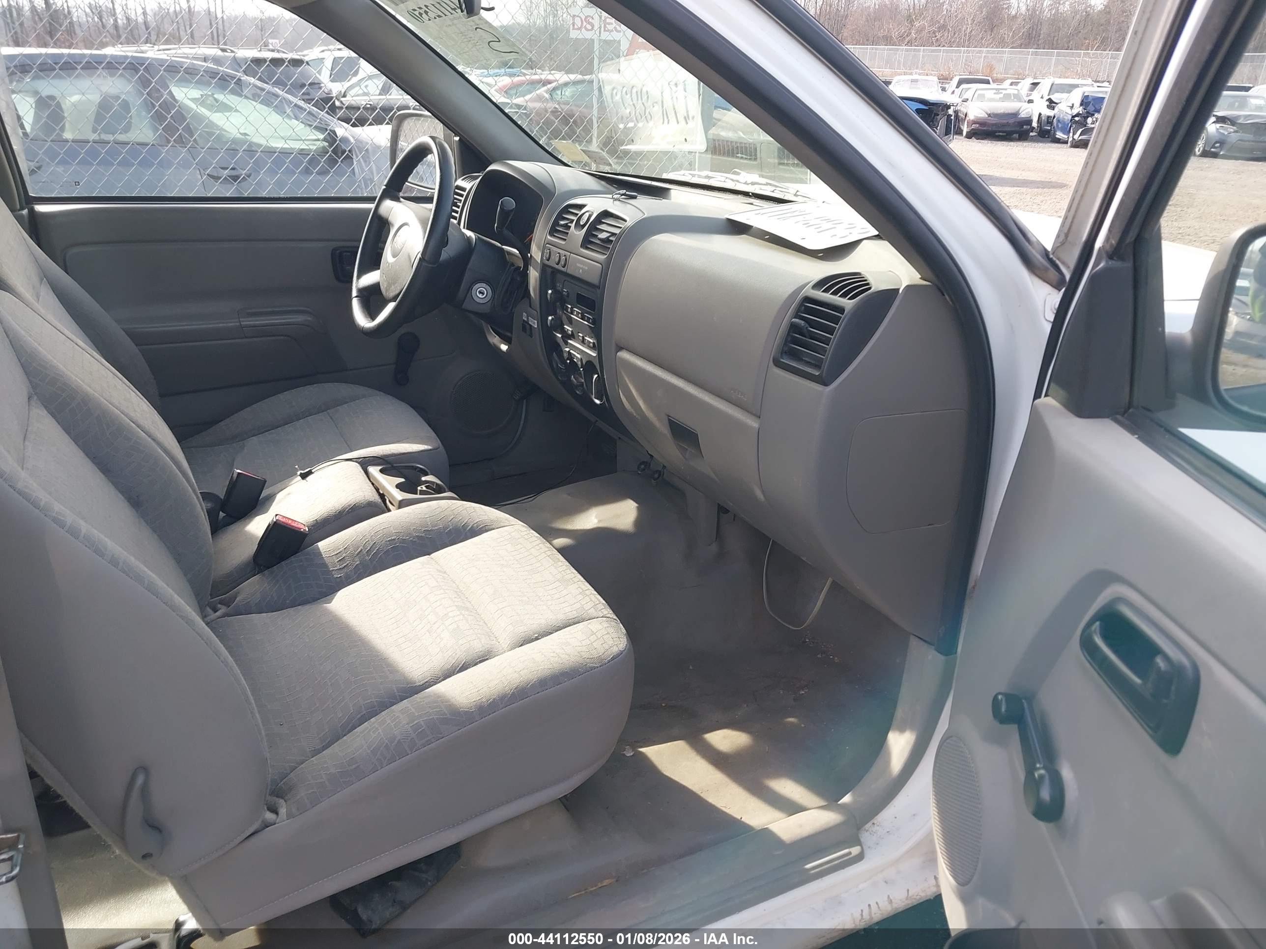 CHEVROLET COLORADO image 5