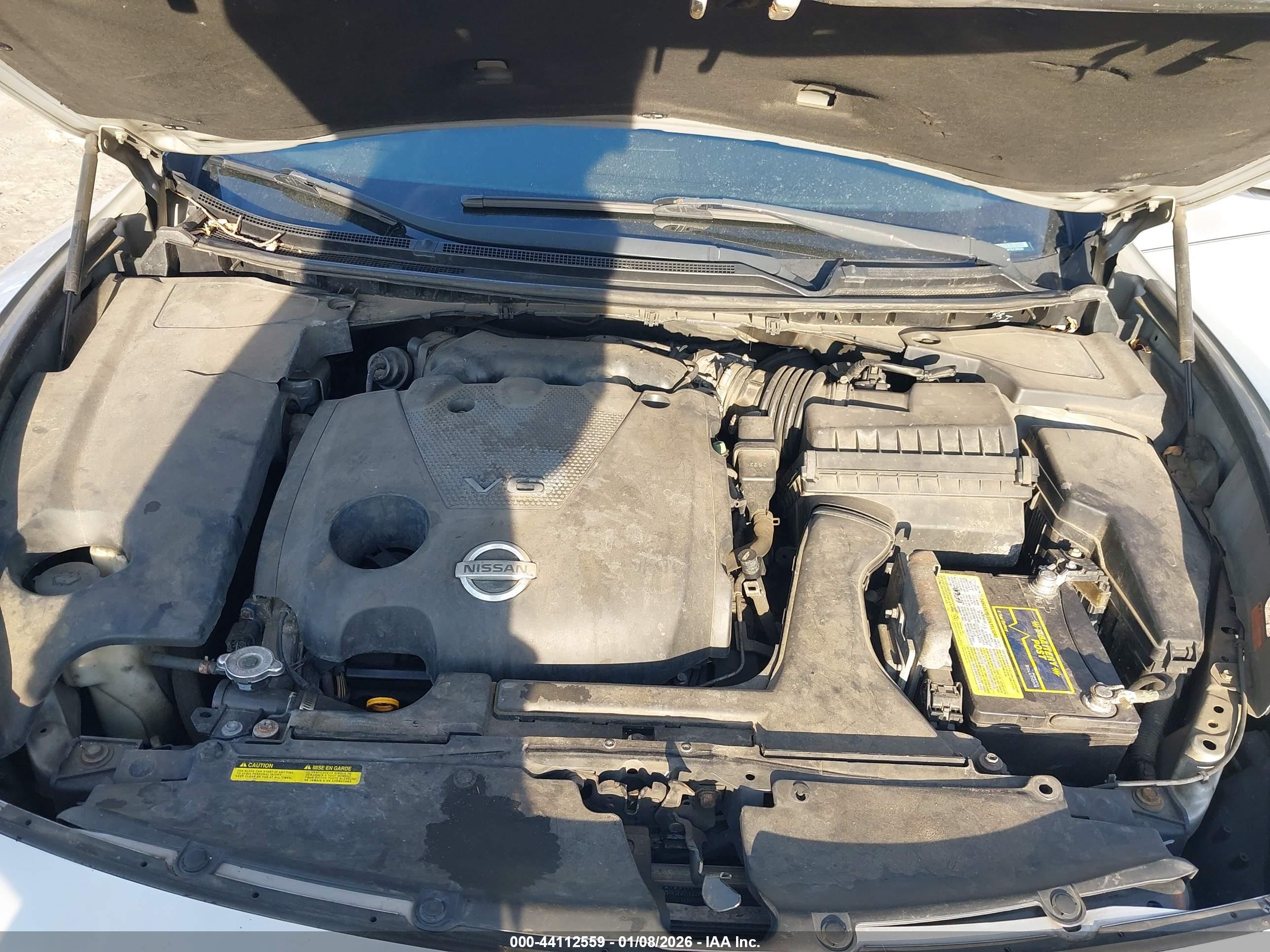 NISSAN MAXIMA image 10