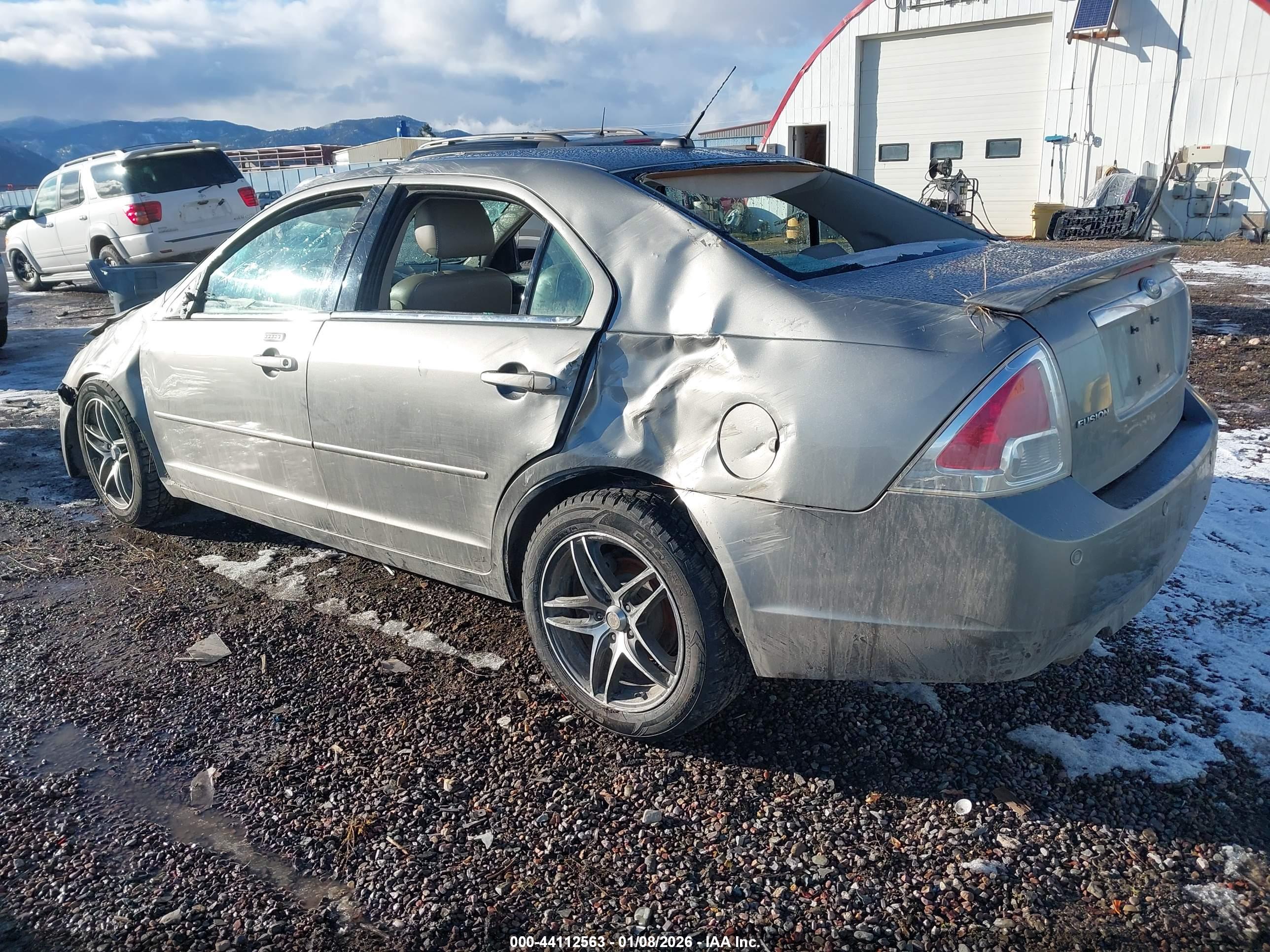 FORD FUSION image 3