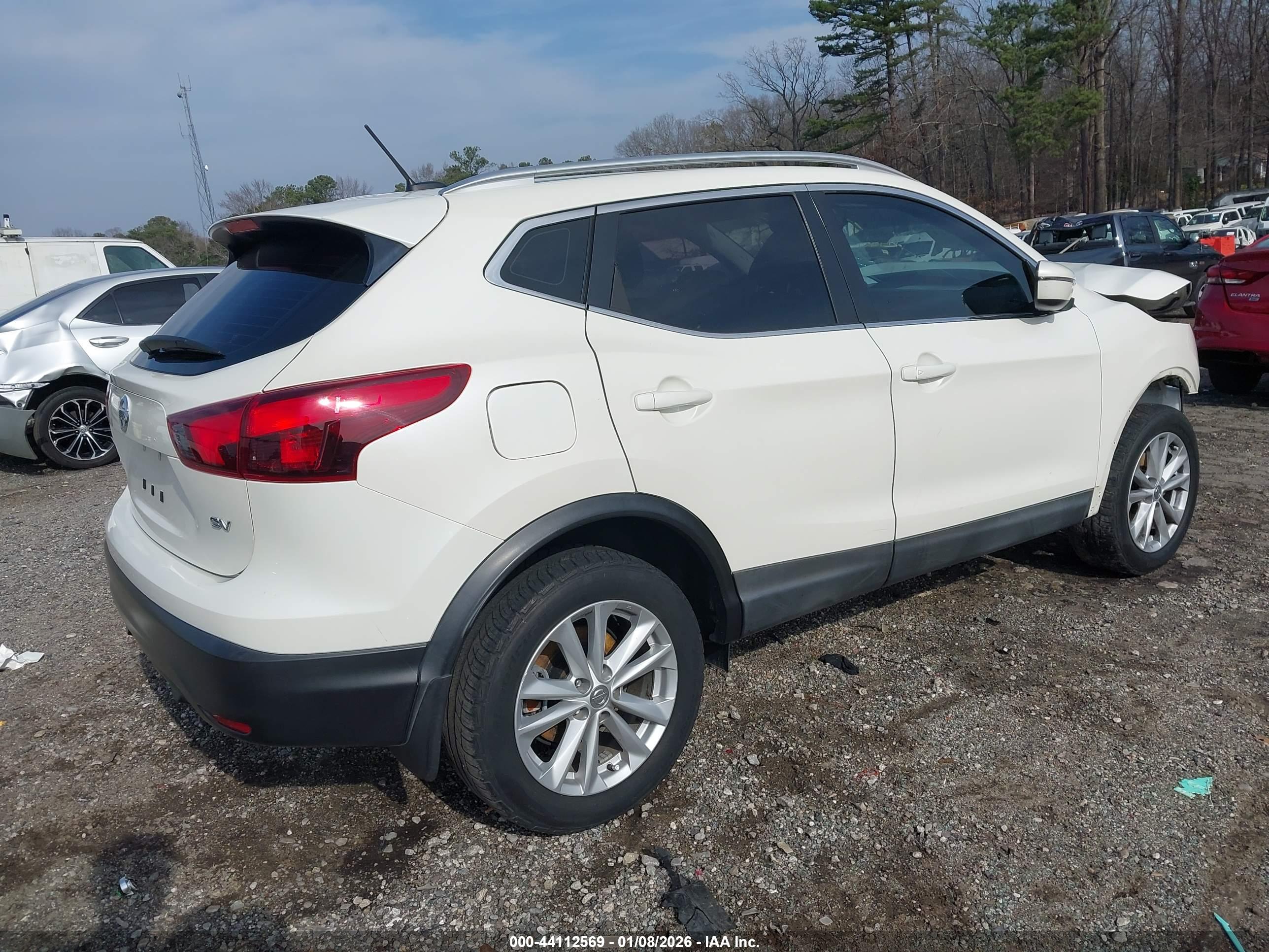 NISSAN ROGUE image 4
