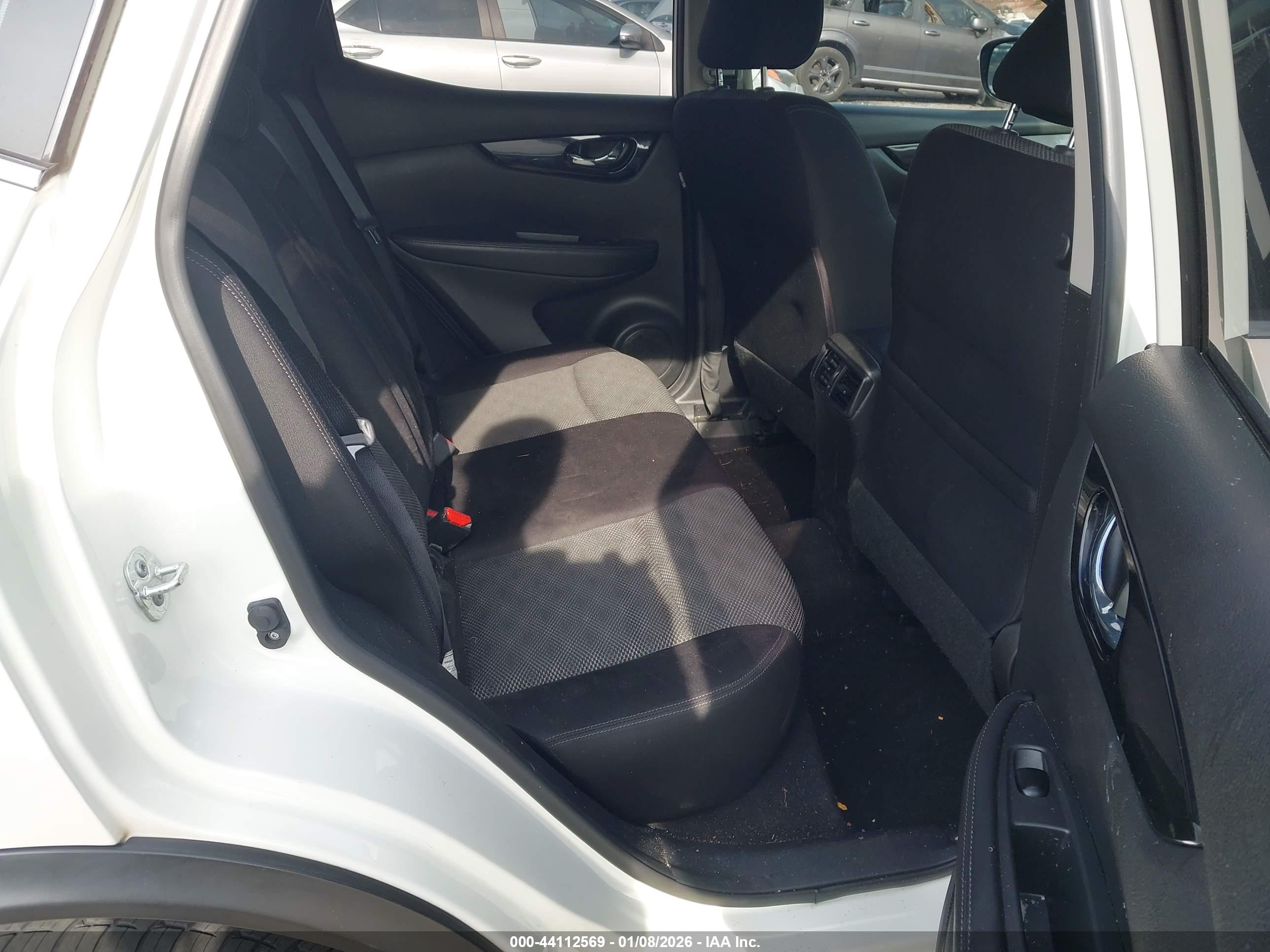 NISSAN ROGUE image 8