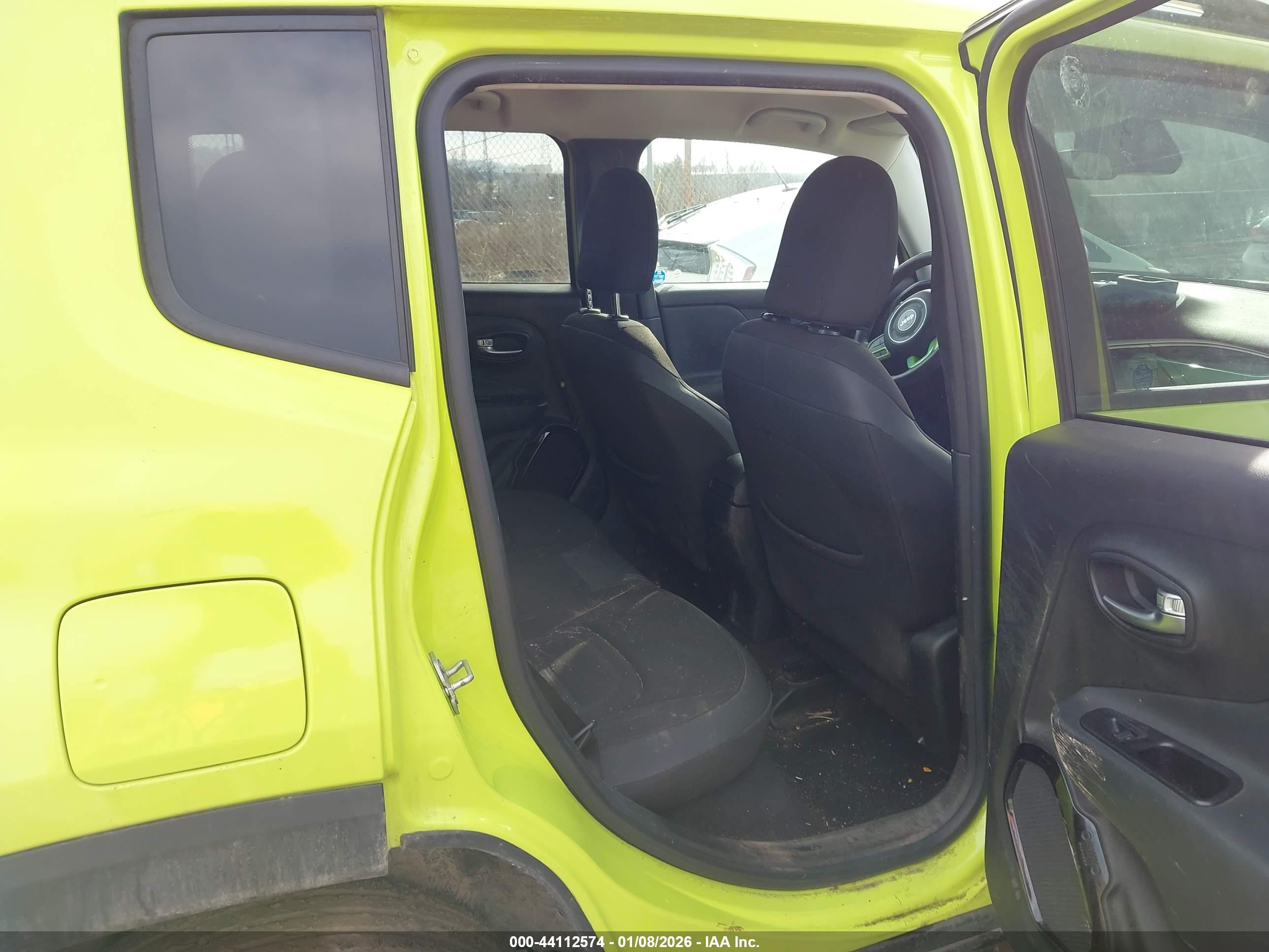 JEEP RENEGADE image 8