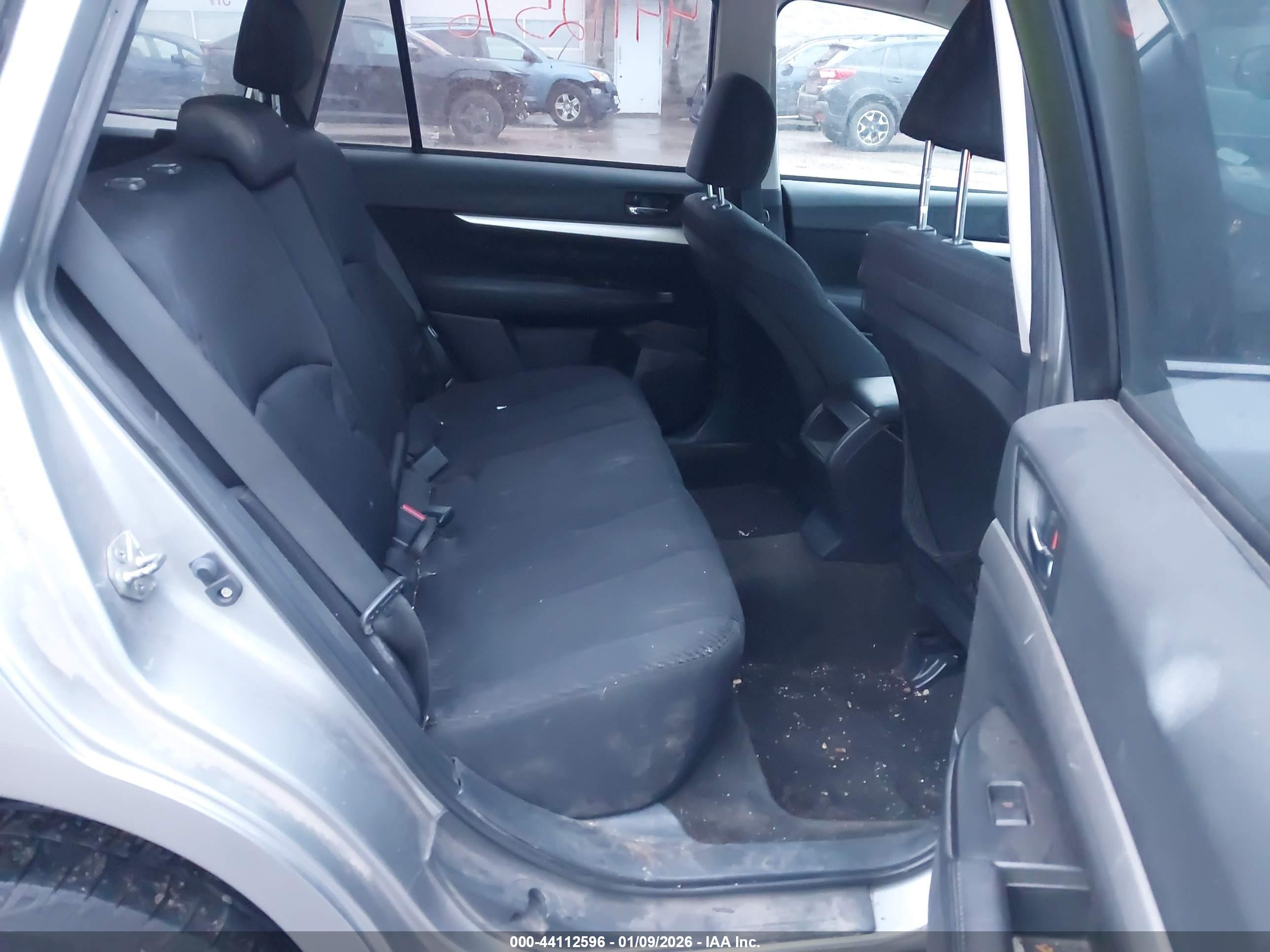 SUBARU OUTBACK image 8