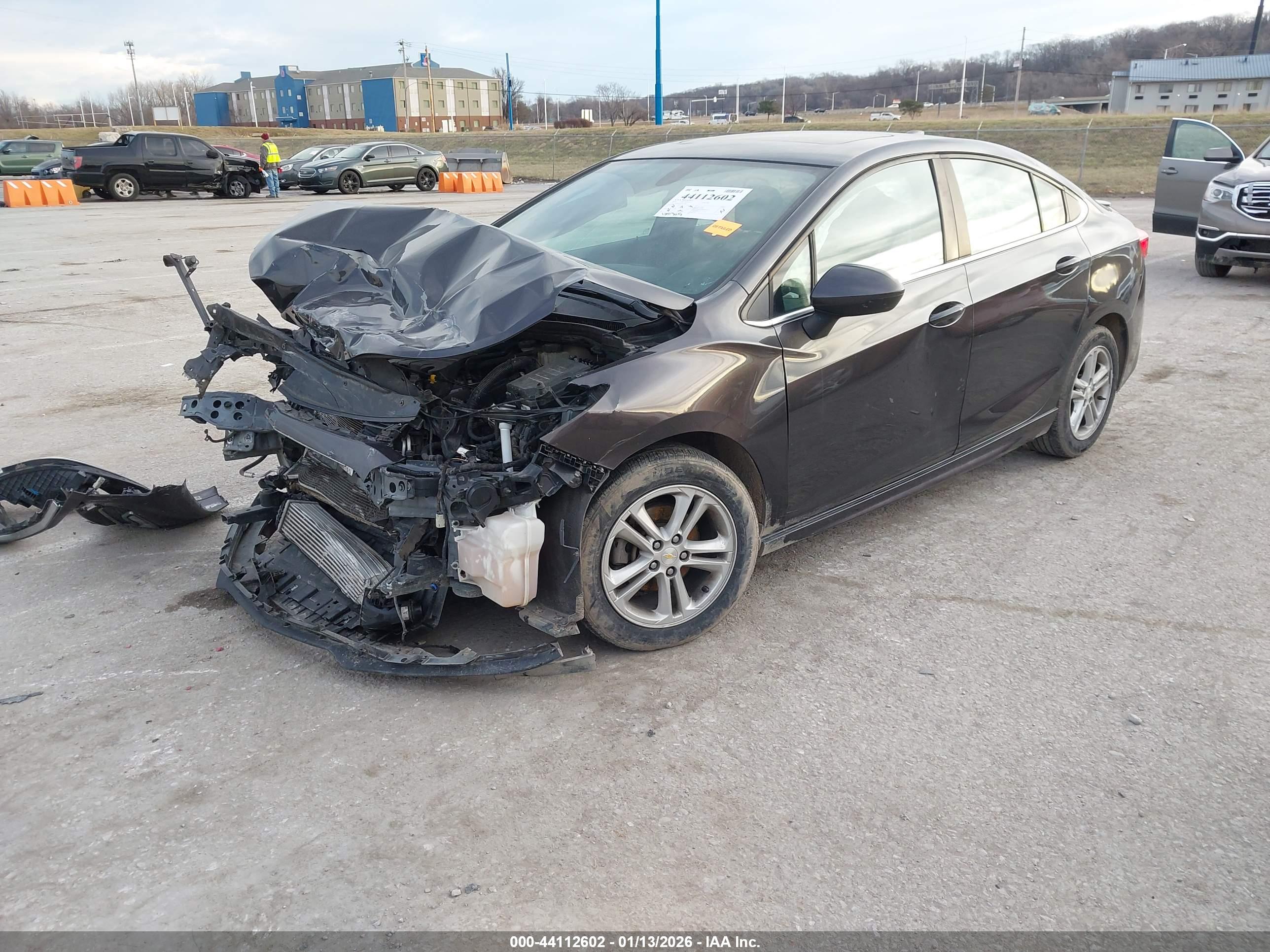 CHEVROLET CRUZE image 2