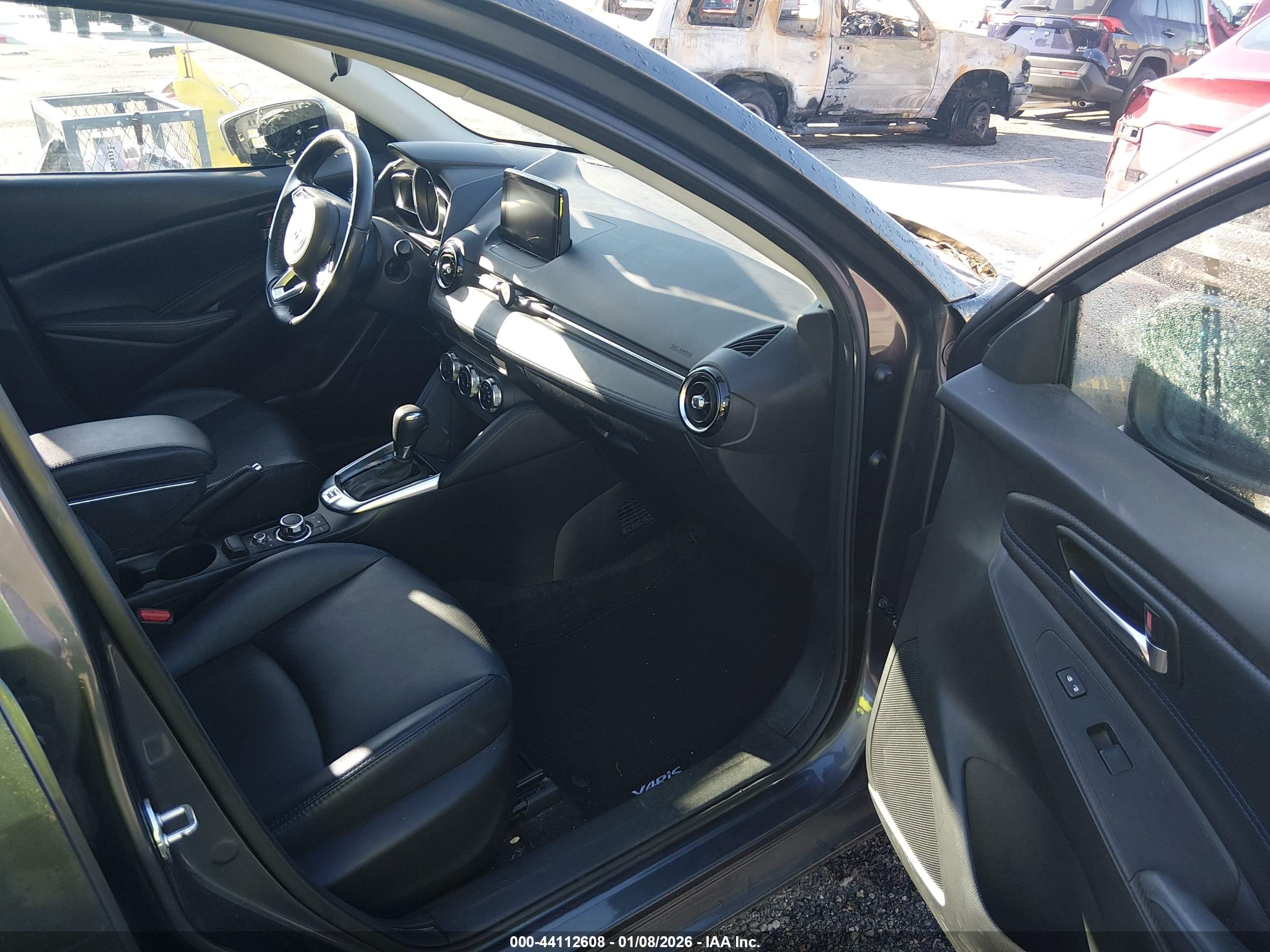 TOYOTA YARIS image 5
