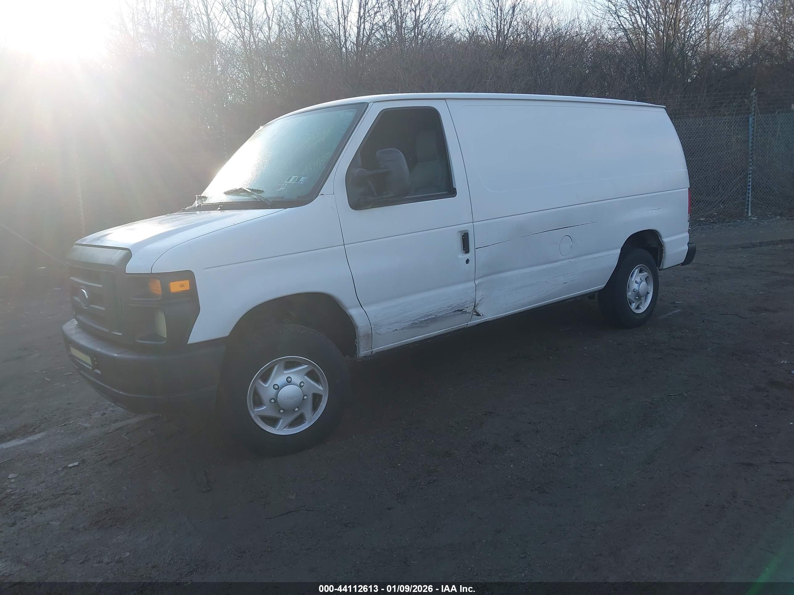 FORD E-150 image 2