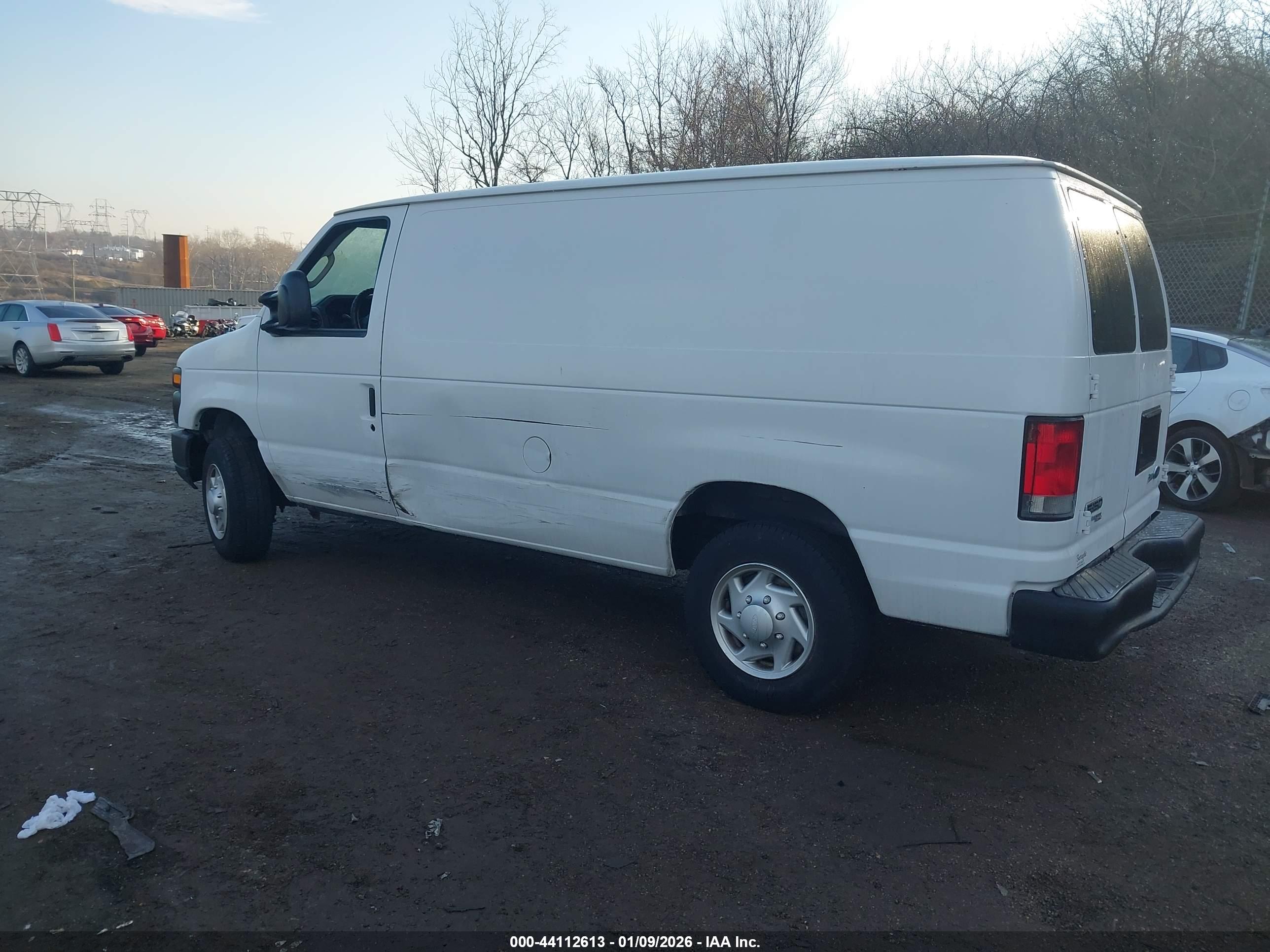 FORD E-150 image 3