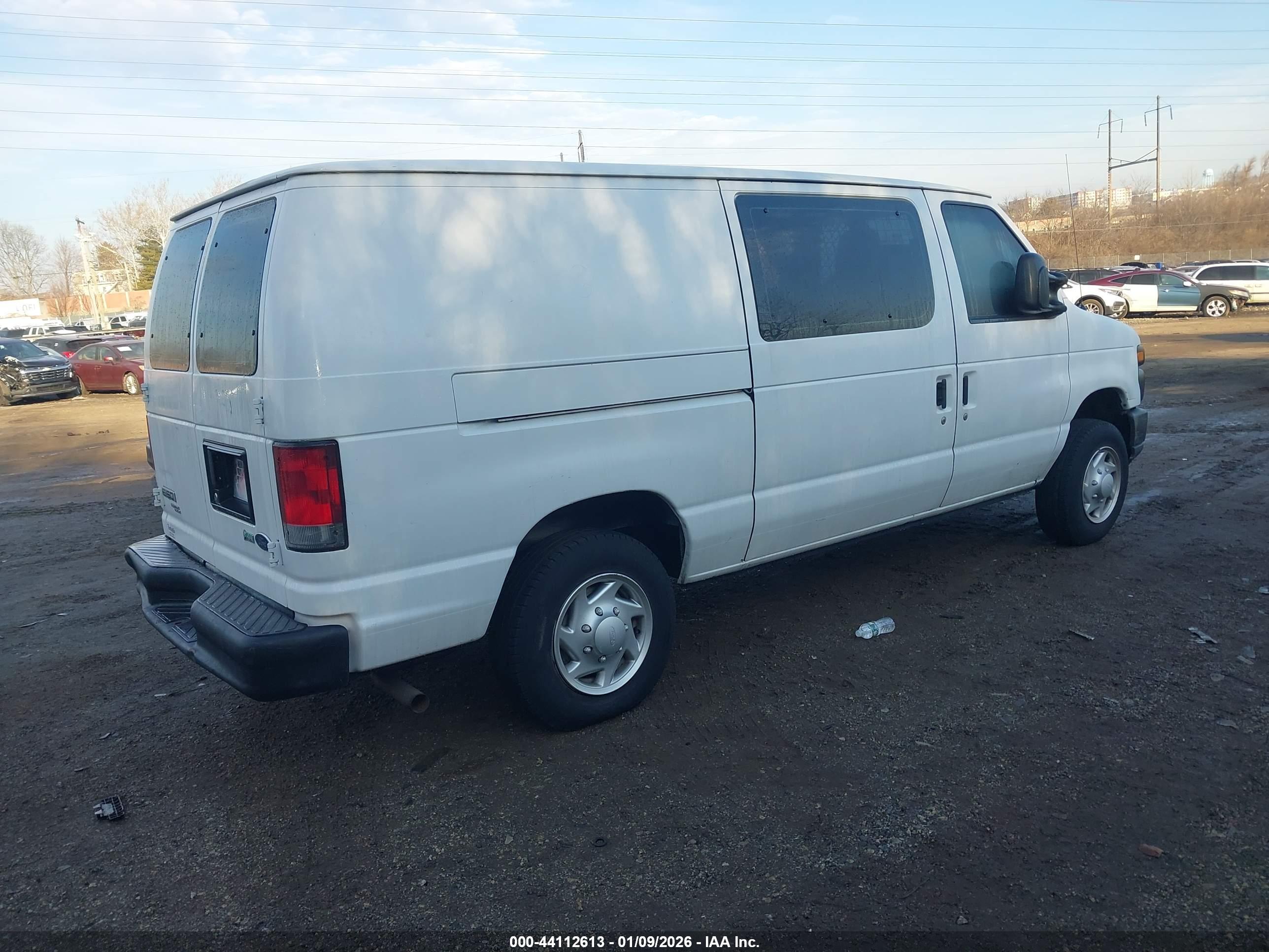 FORD E-150 image 4