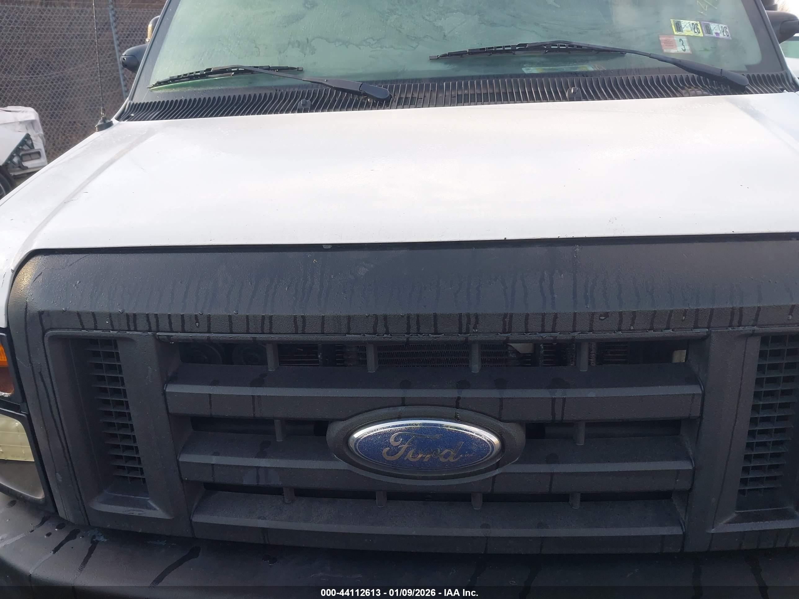 FORD E-150 image 6