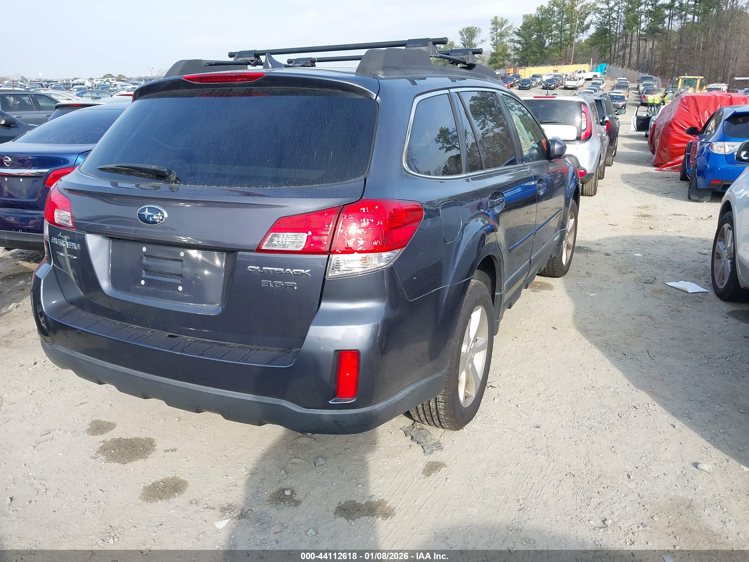 SUBARU OUTBACK image 4