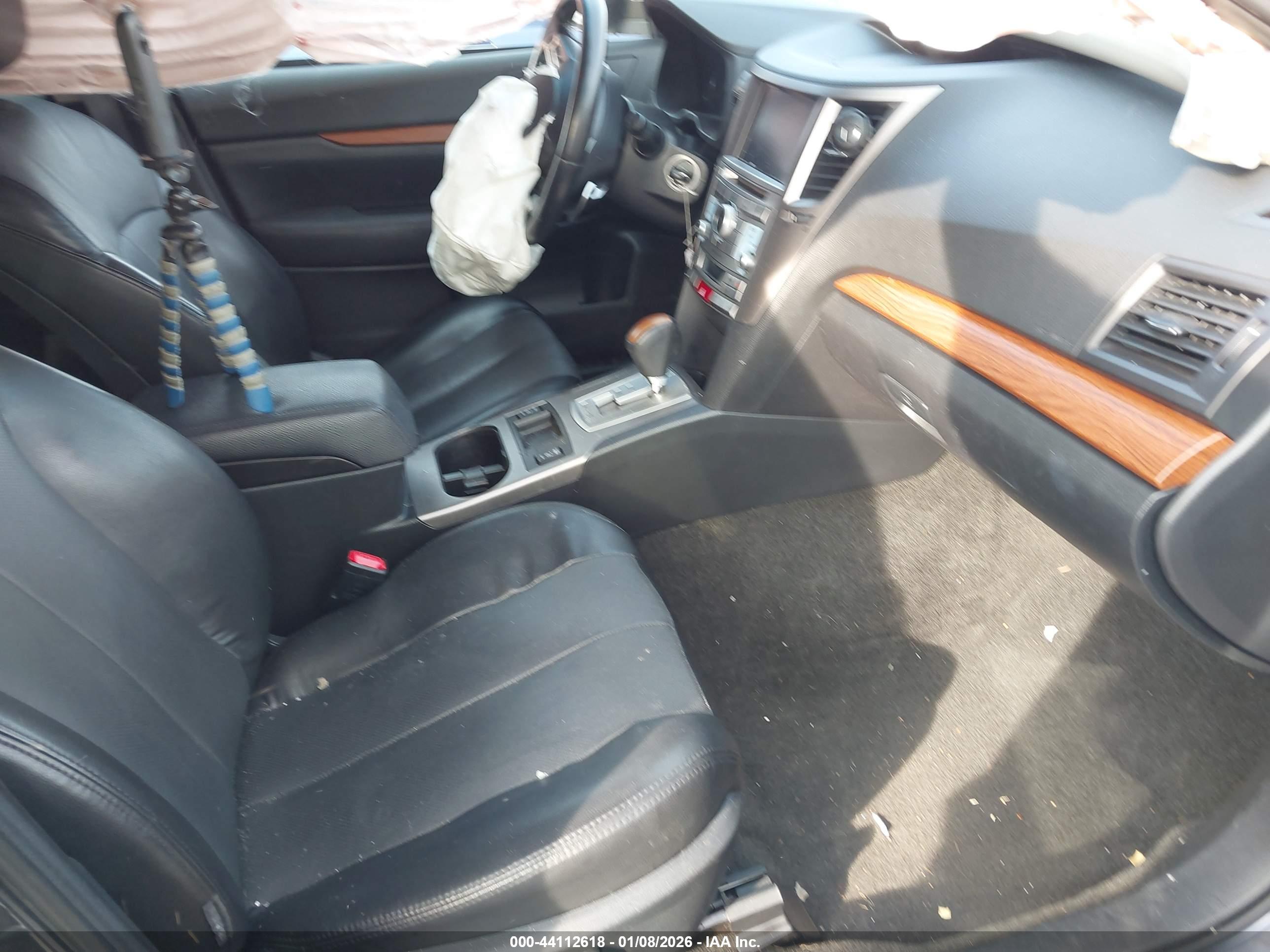 SUBARU OUTBACK image 5