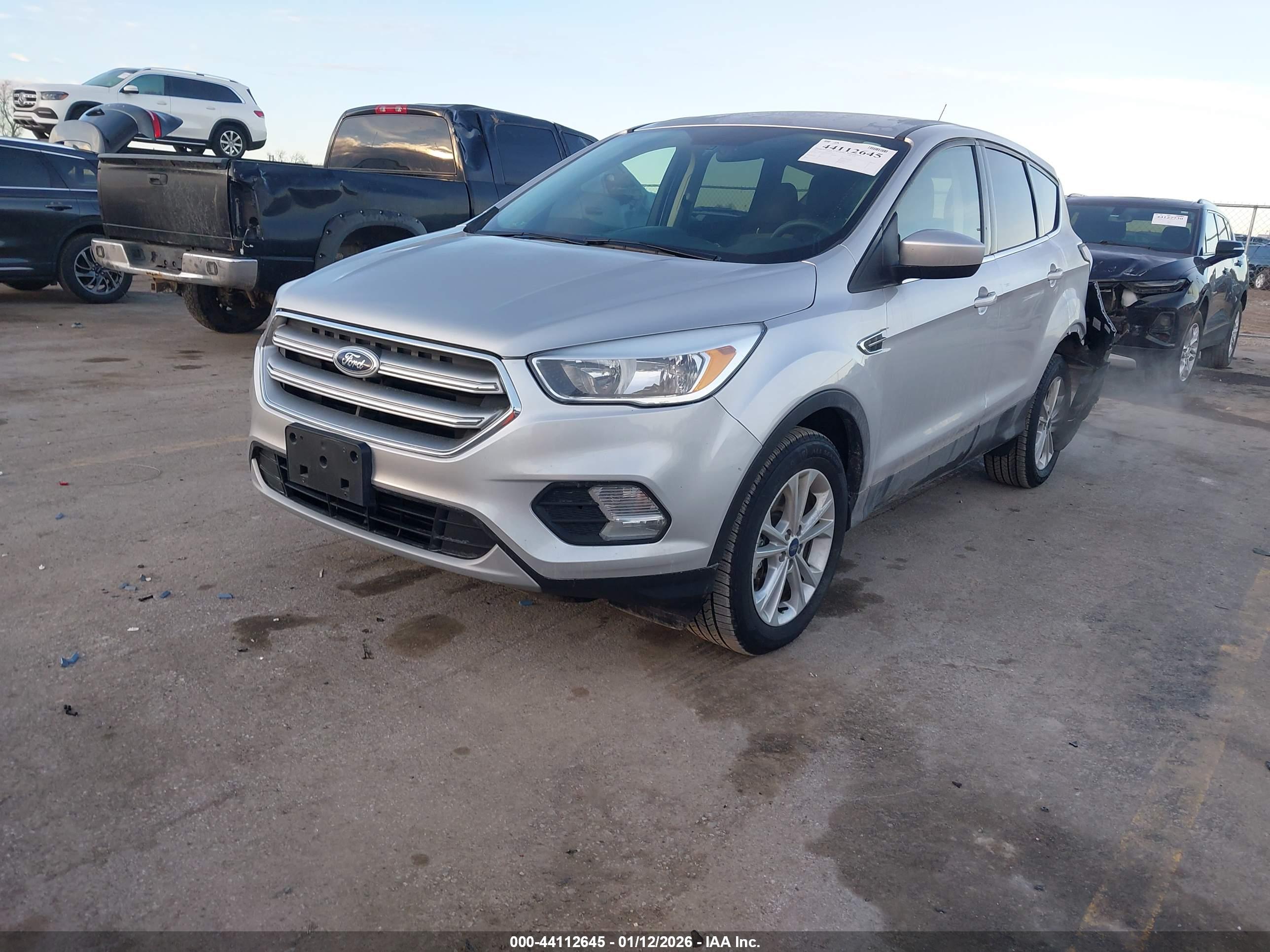 FORD ESCAPE image 2