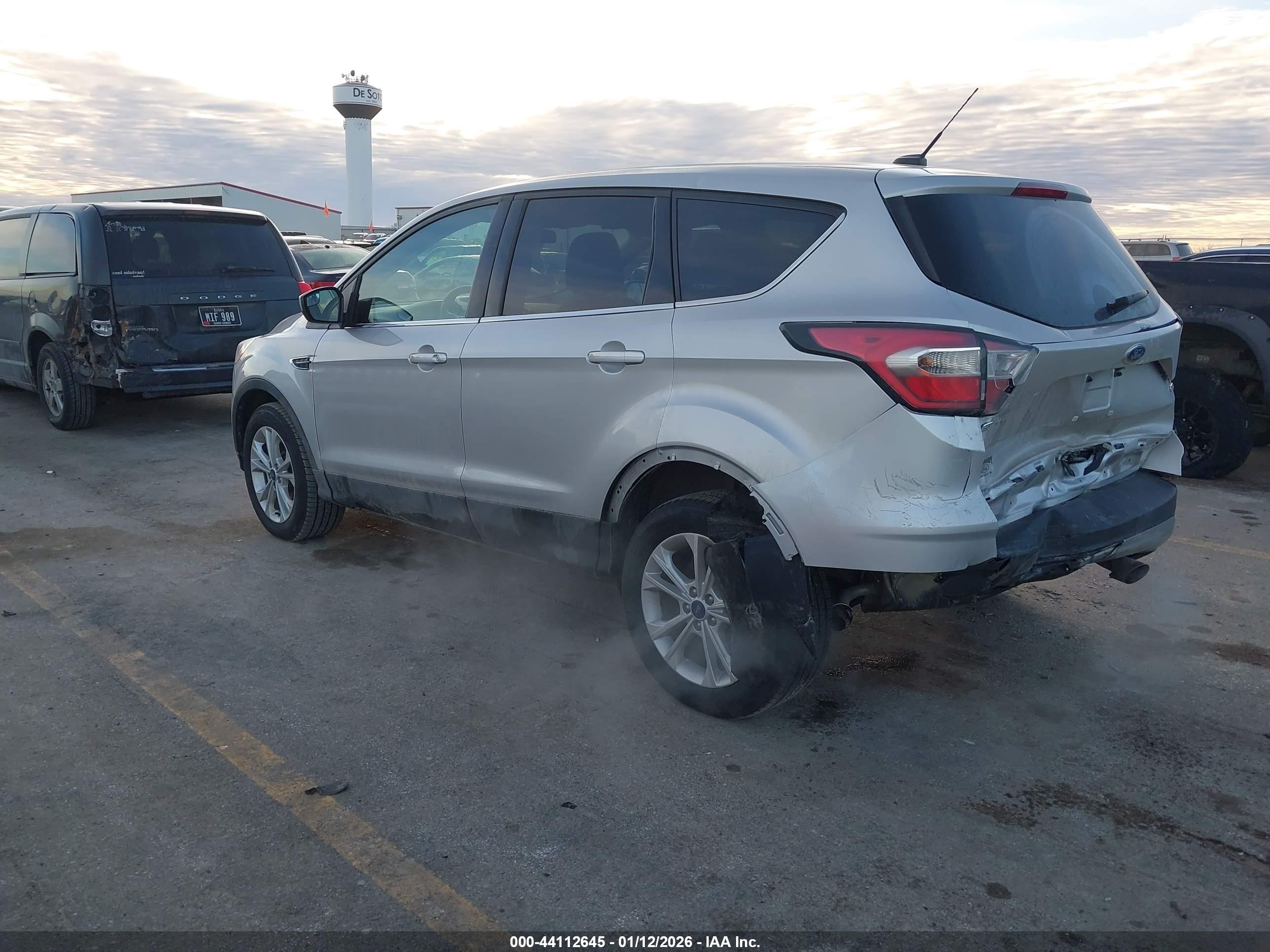 FORD ESCAPE image 3