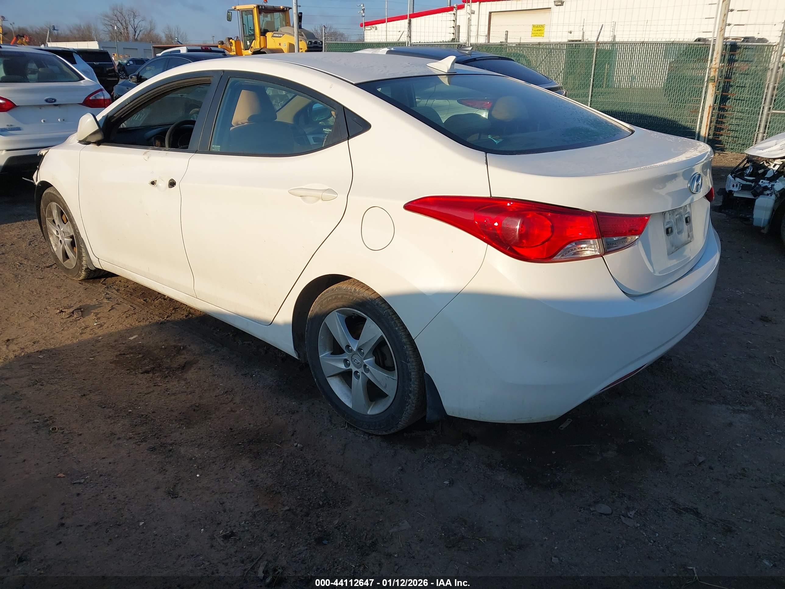 HYUNDAI ELANTRA image 3