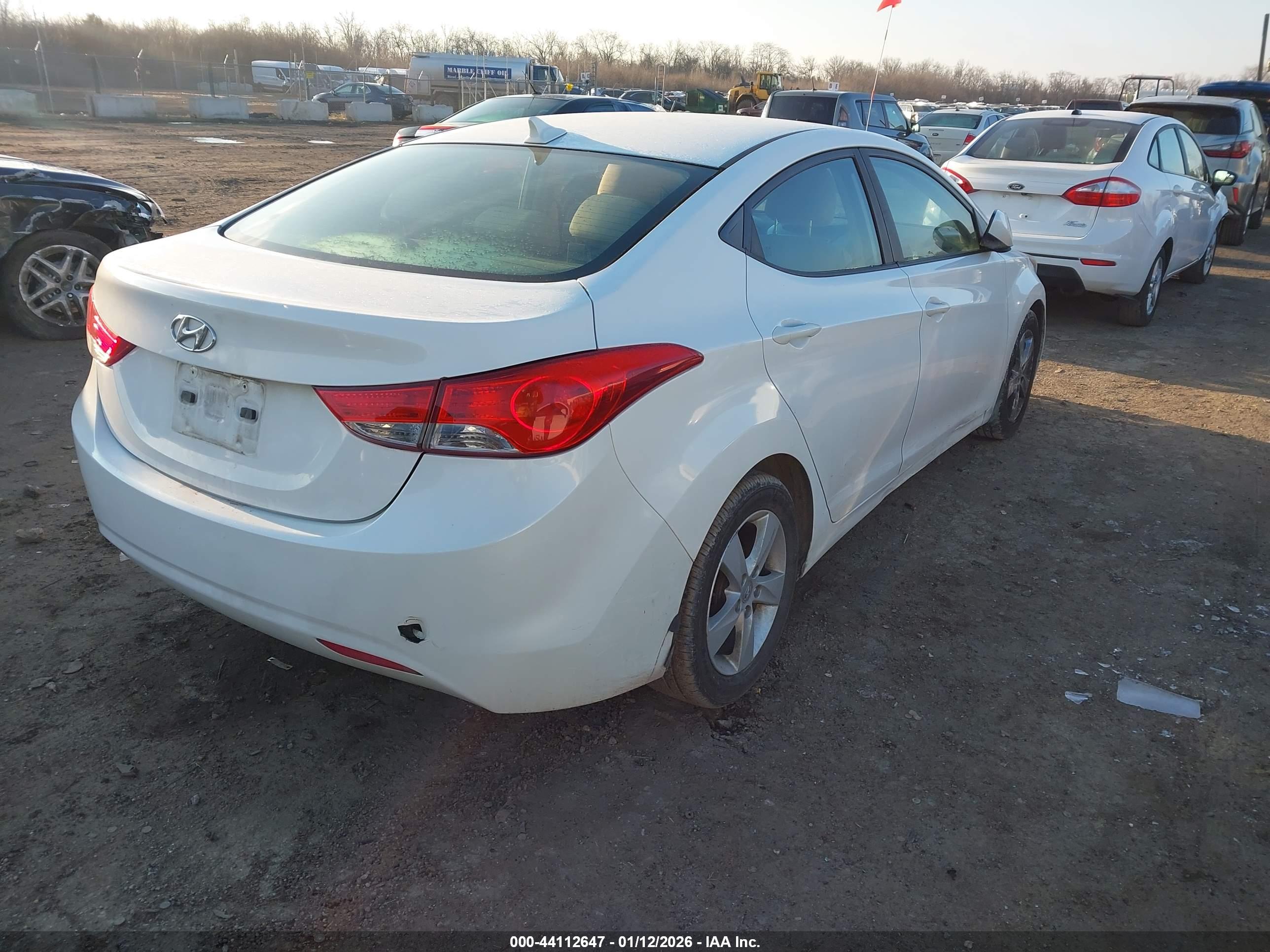 HYUNDAI ELANTRA image 4