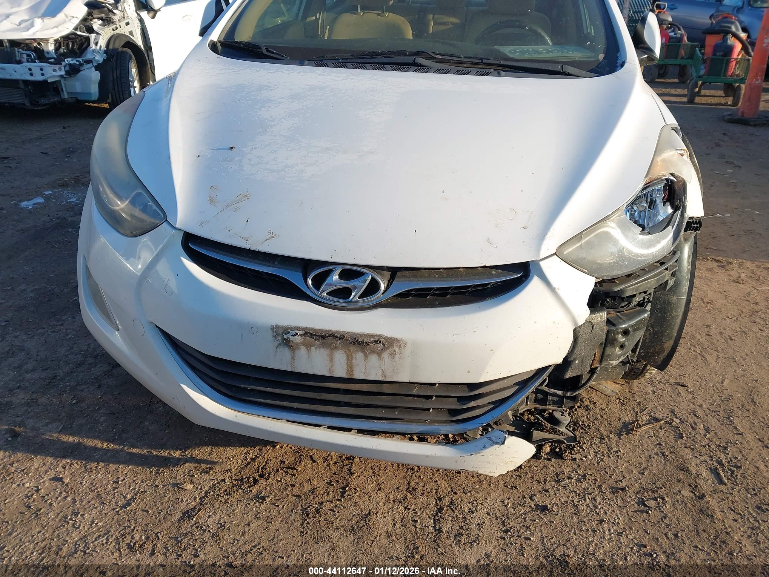 HYUNDAI ELANTRA image 6