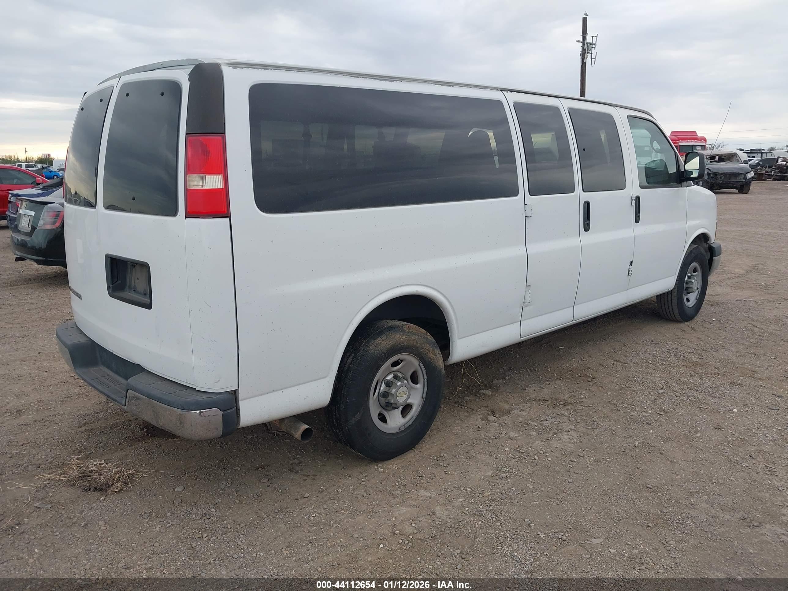 CHEVROLET EXPRESS image 4