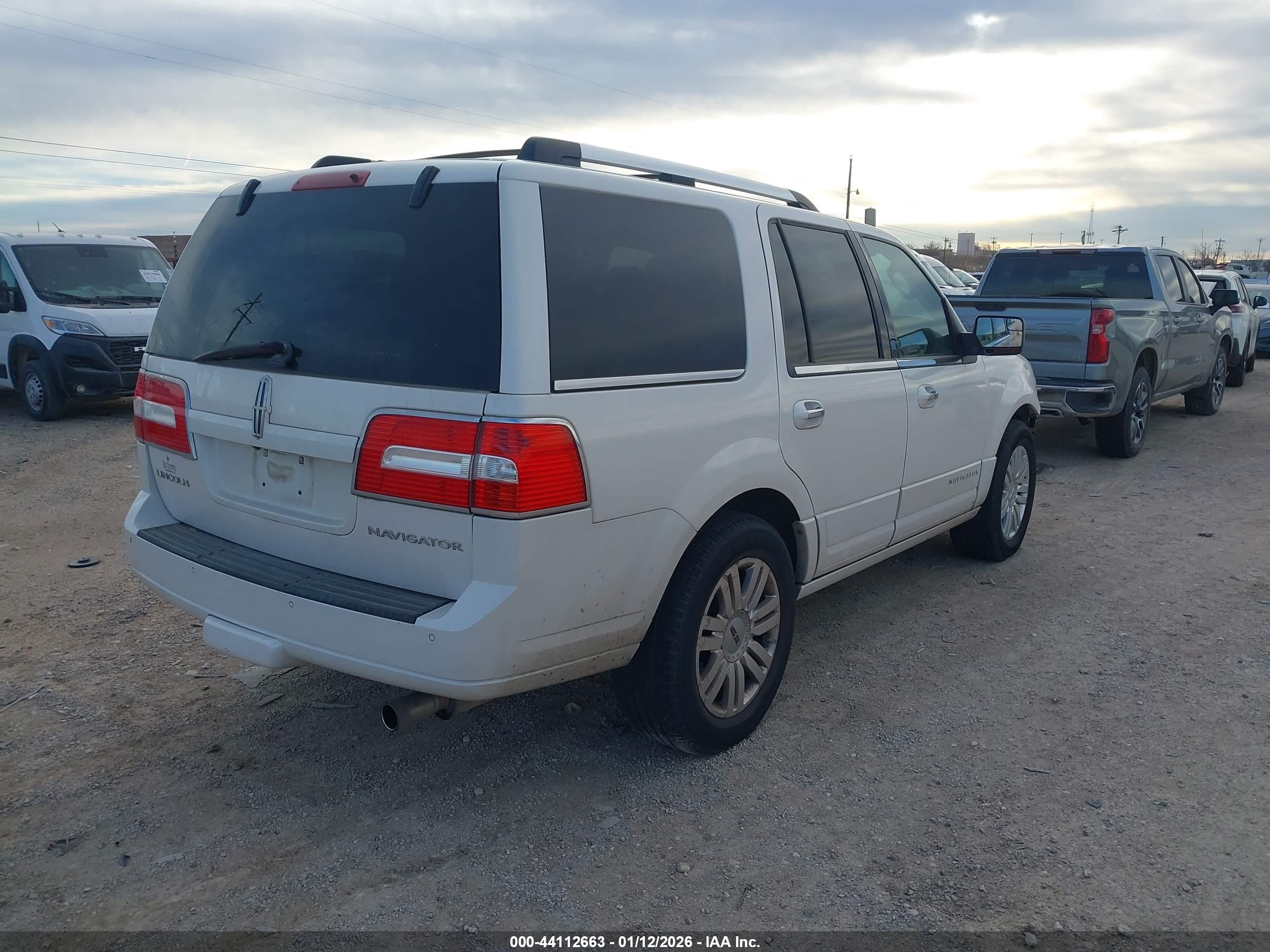 LINCOLN NAVIGATOR image 4