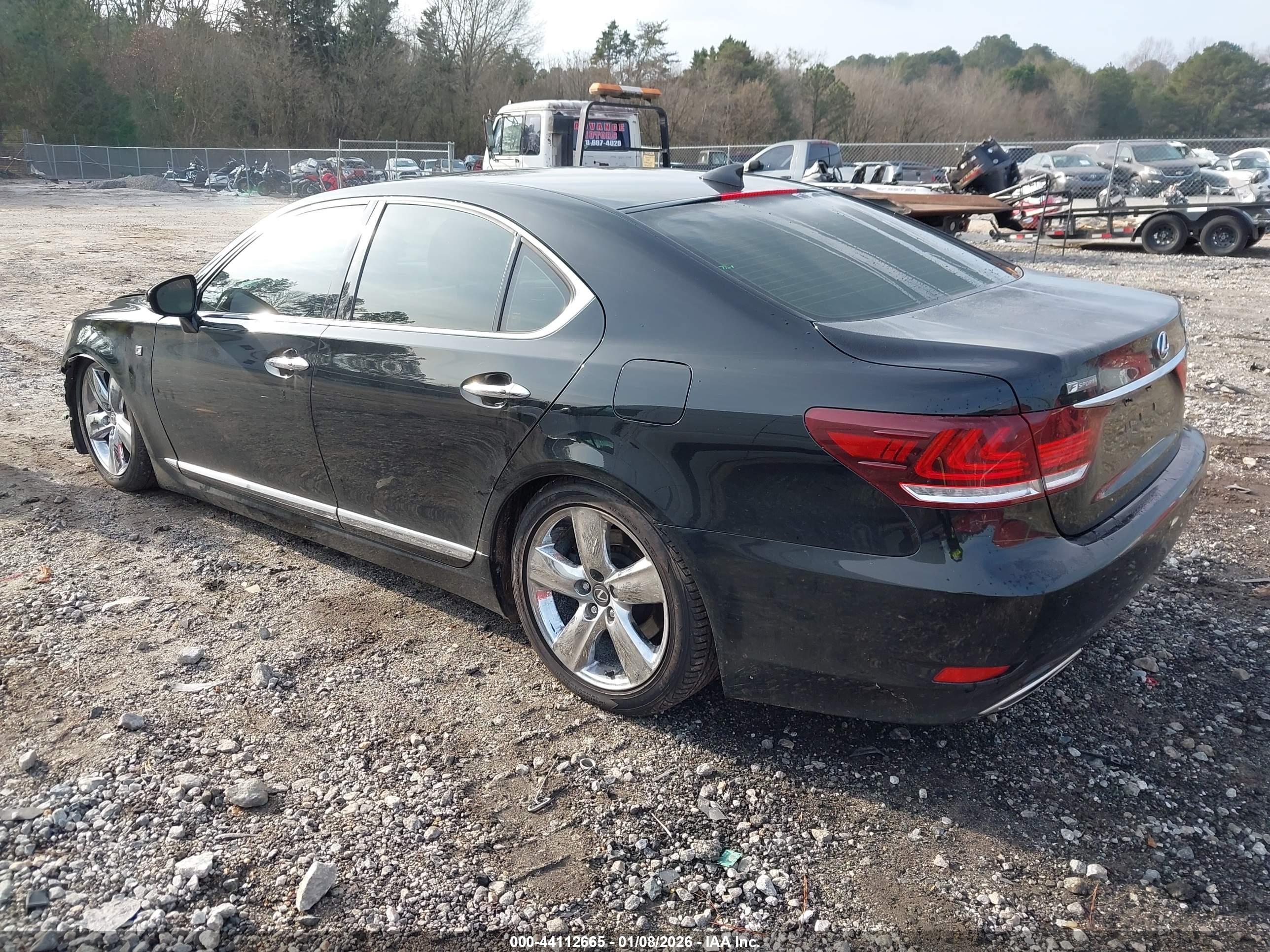 LEXUS LS image 3