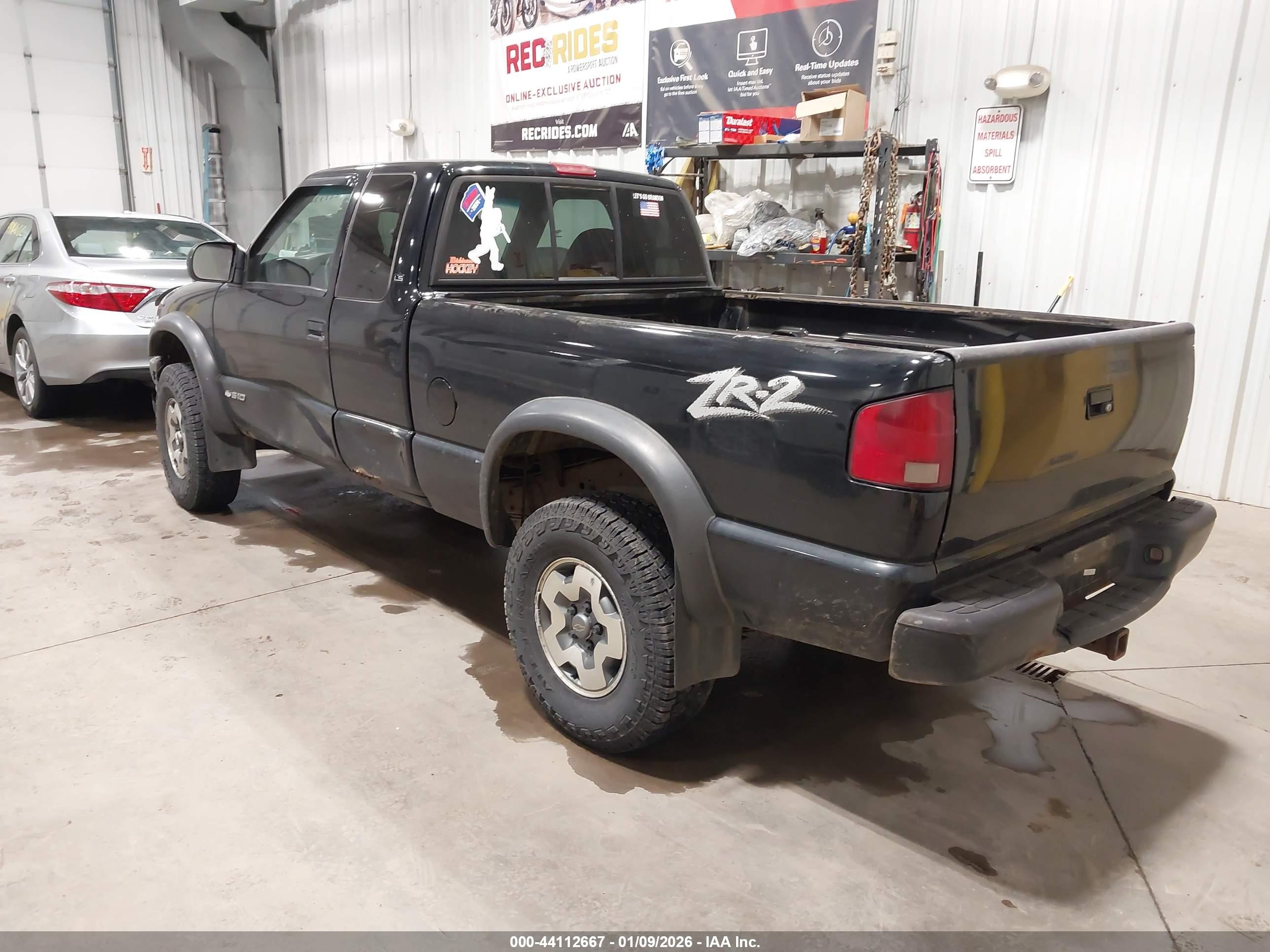 CHEVROLET S-10 image 3