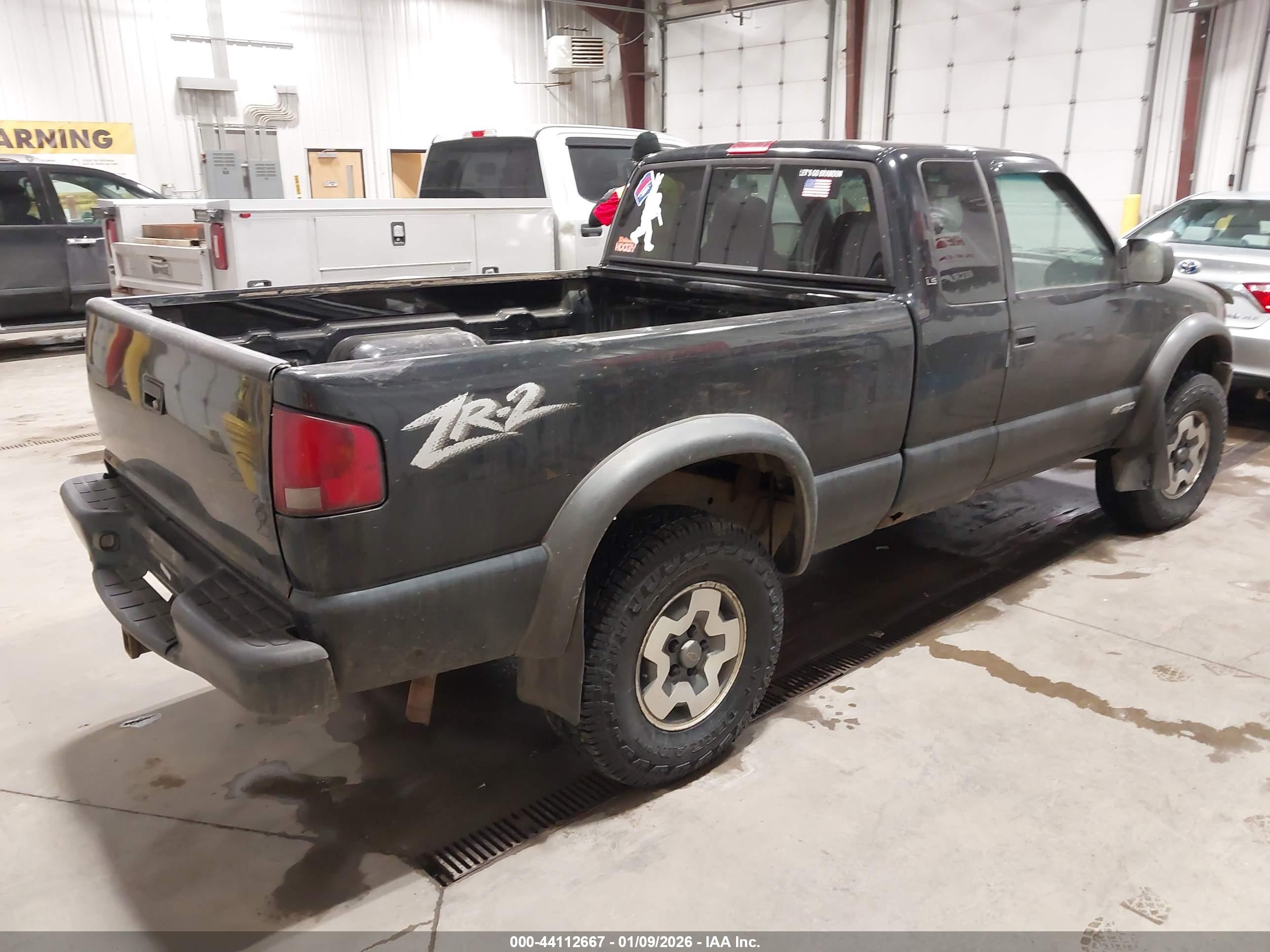 CHEVROLET S-10 image 4