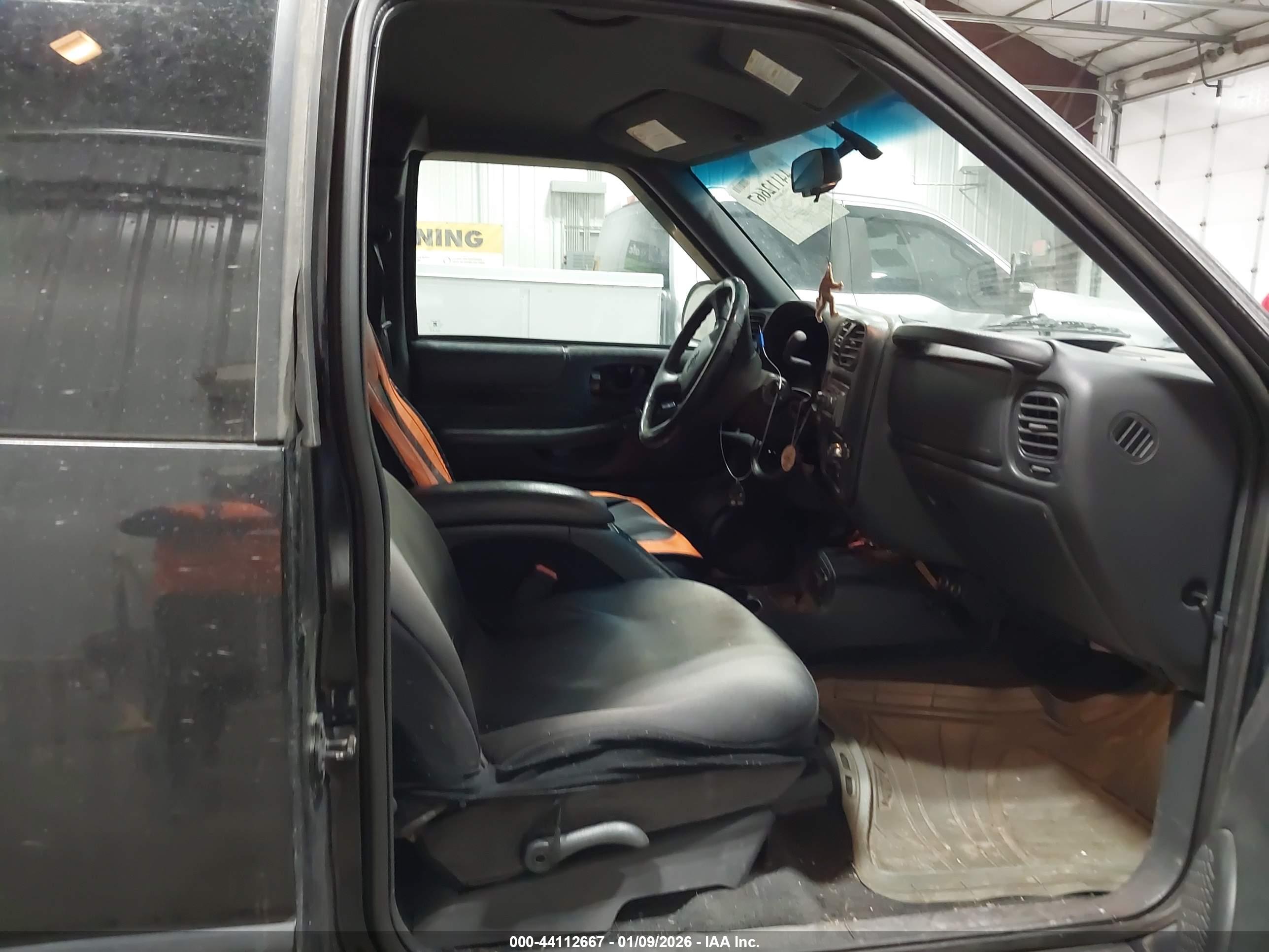 CHEVROLET S-10 image 8