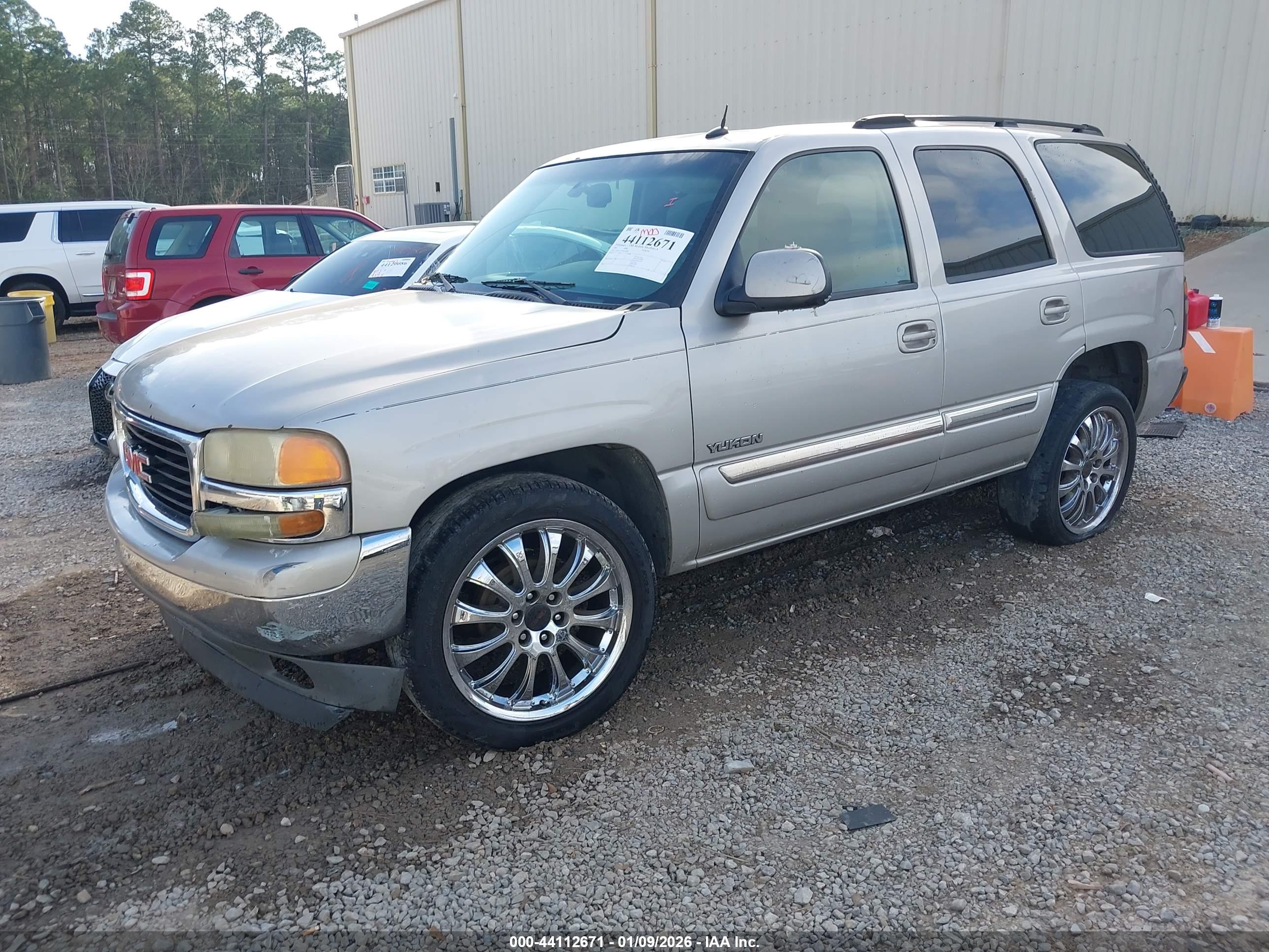 GMC YUKON image 2