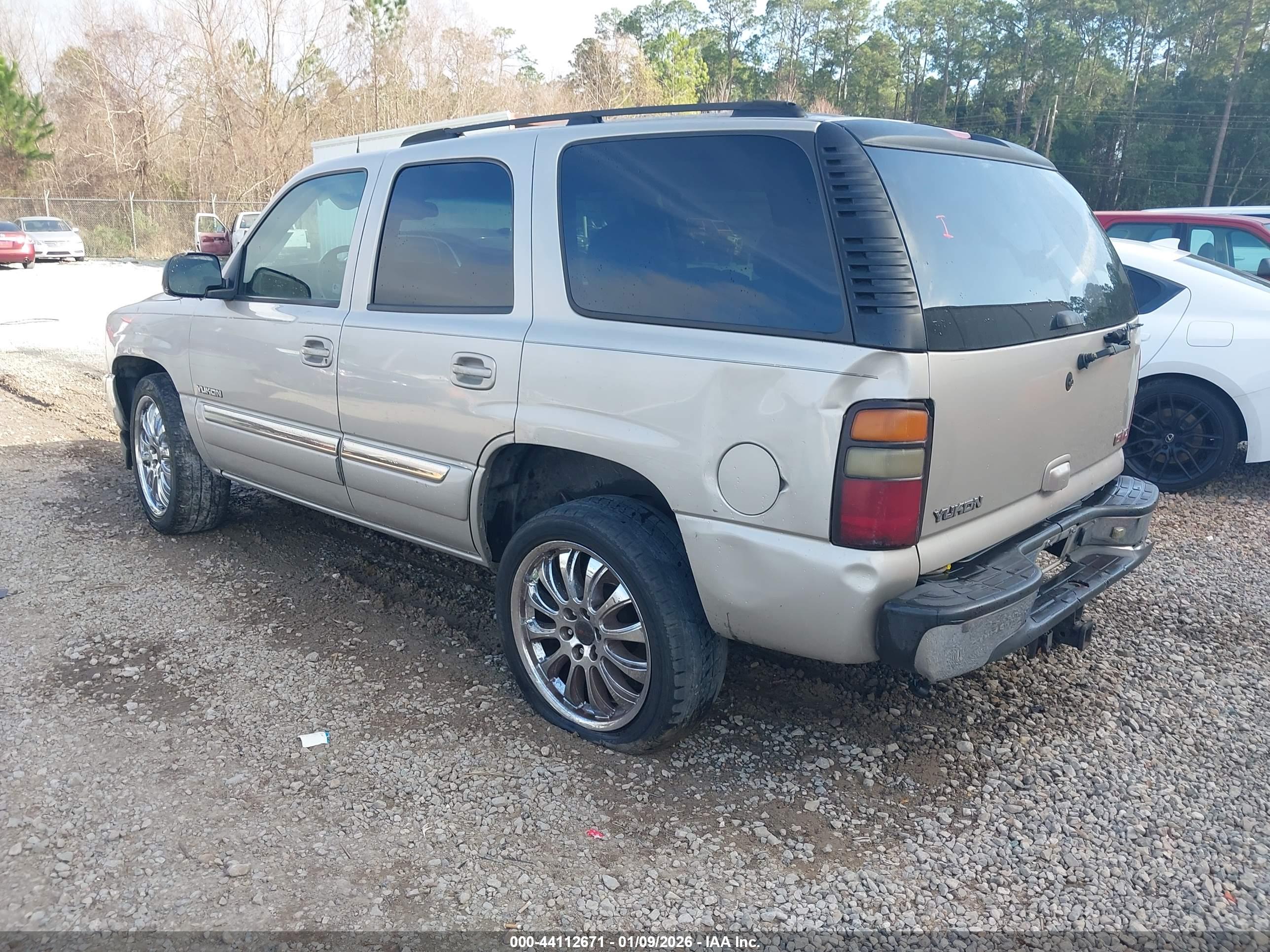 GMC YUKON image 3
