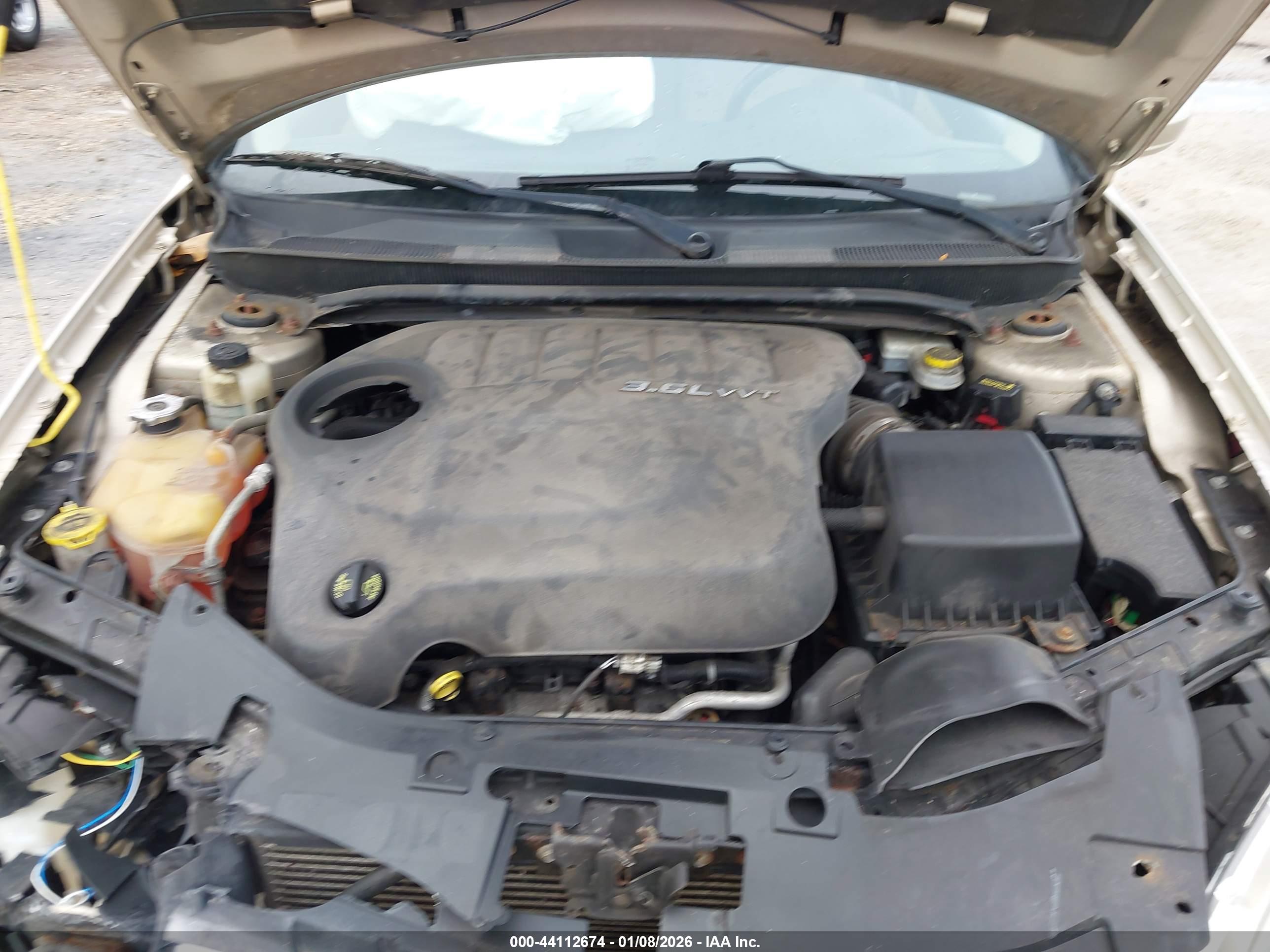 CHRYSLER 200 image 10