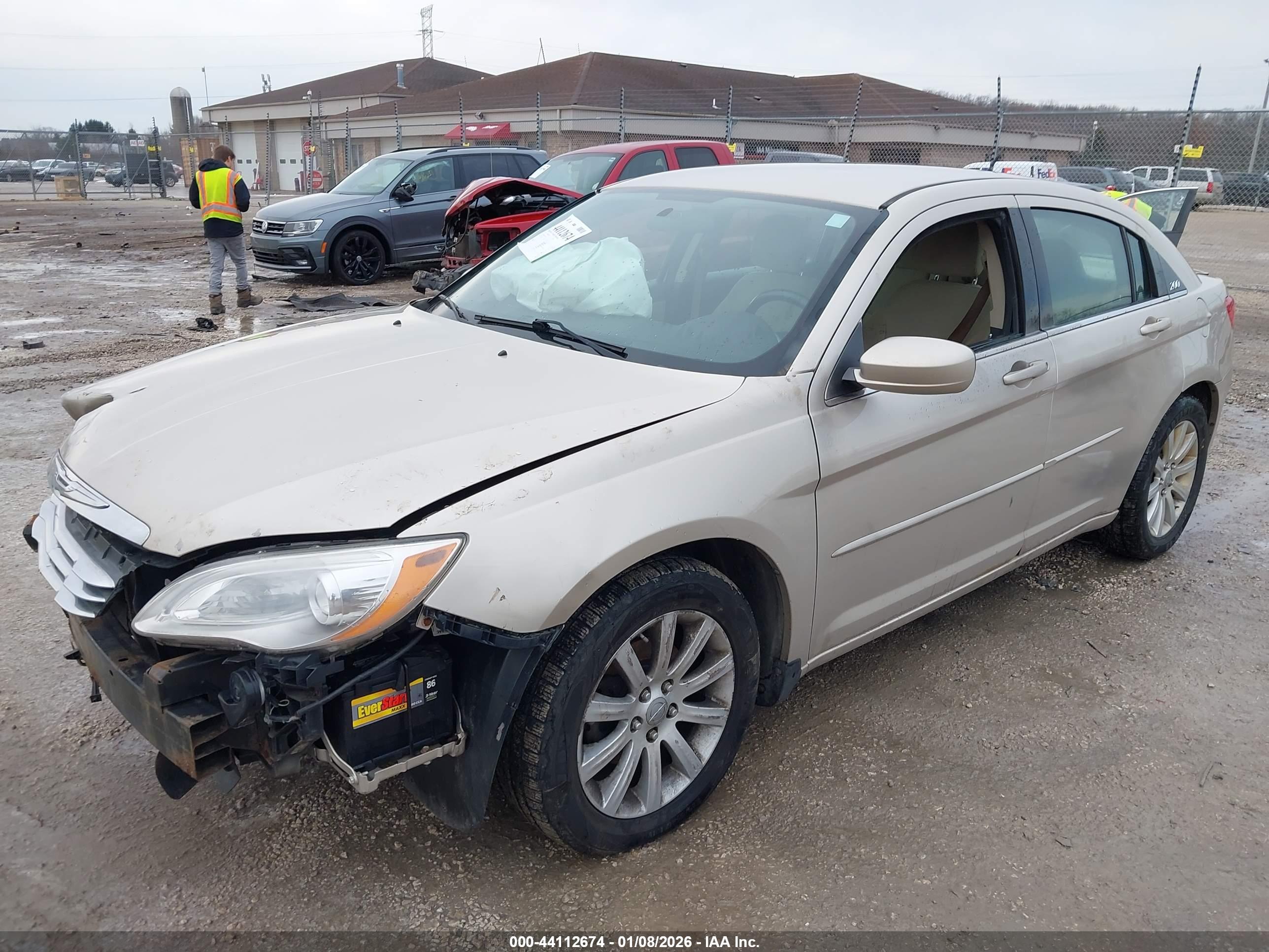 CHRYSLER 200 image 2