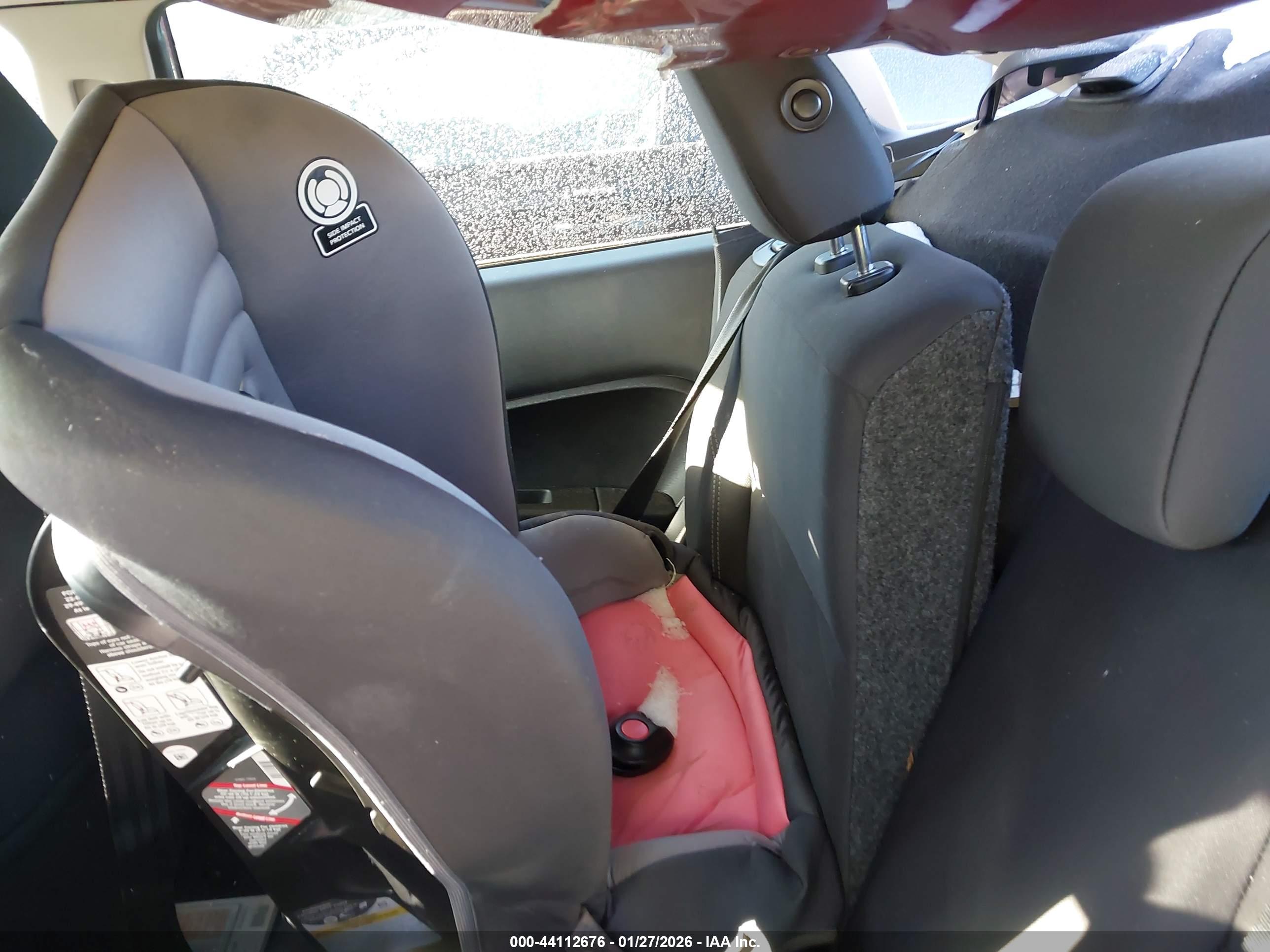 FORD FIESTA image 8