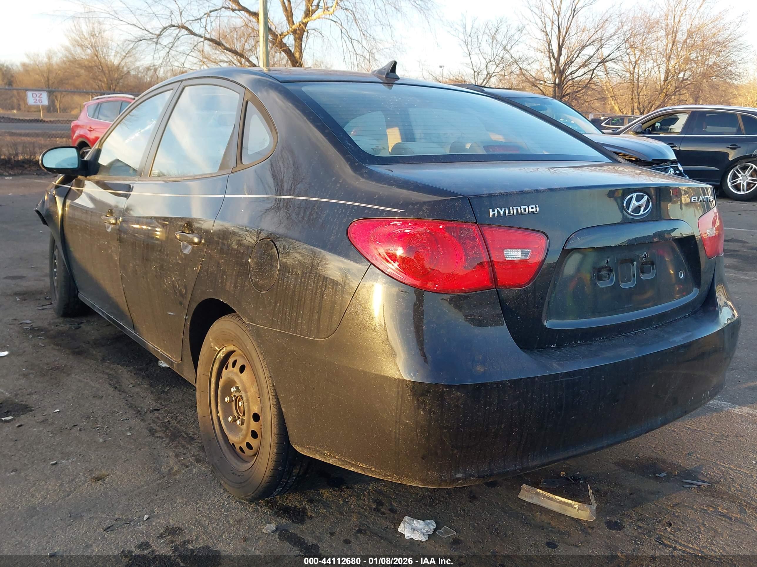 HYUNDAI ELANTRA image 3