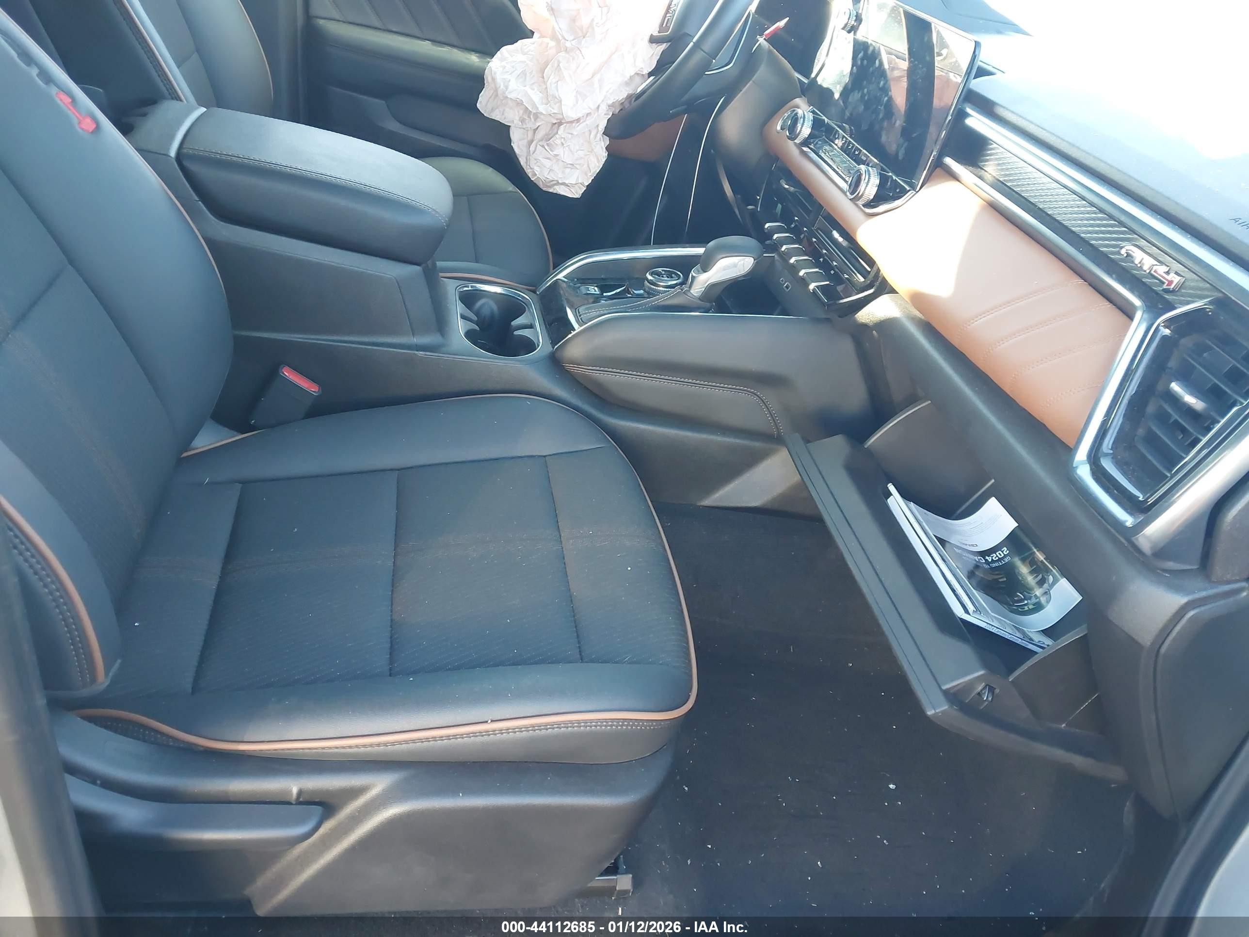 GMC CANYON image 5