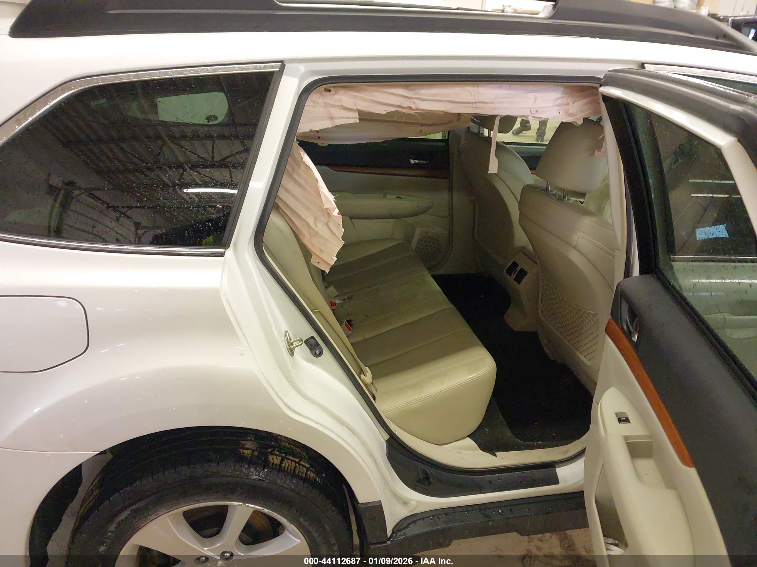 SUBARU OUTBACK image 8