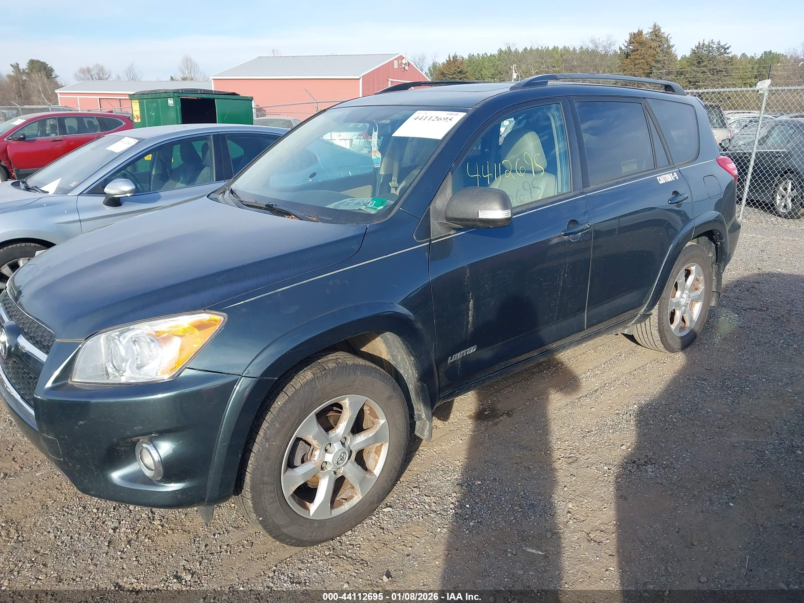 TOYOTA RAV4 image 2