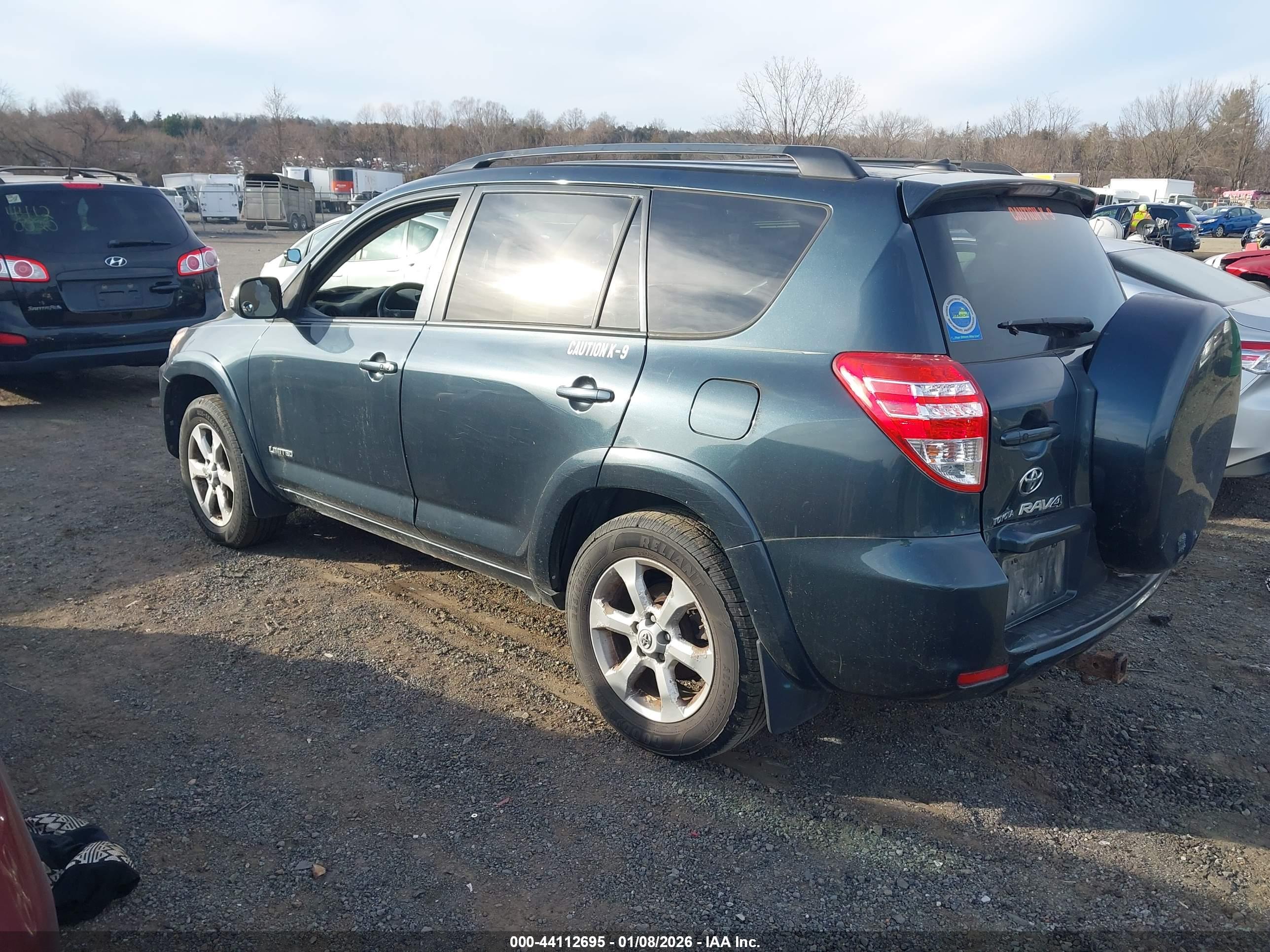 TOYOTA RAV4 image 3