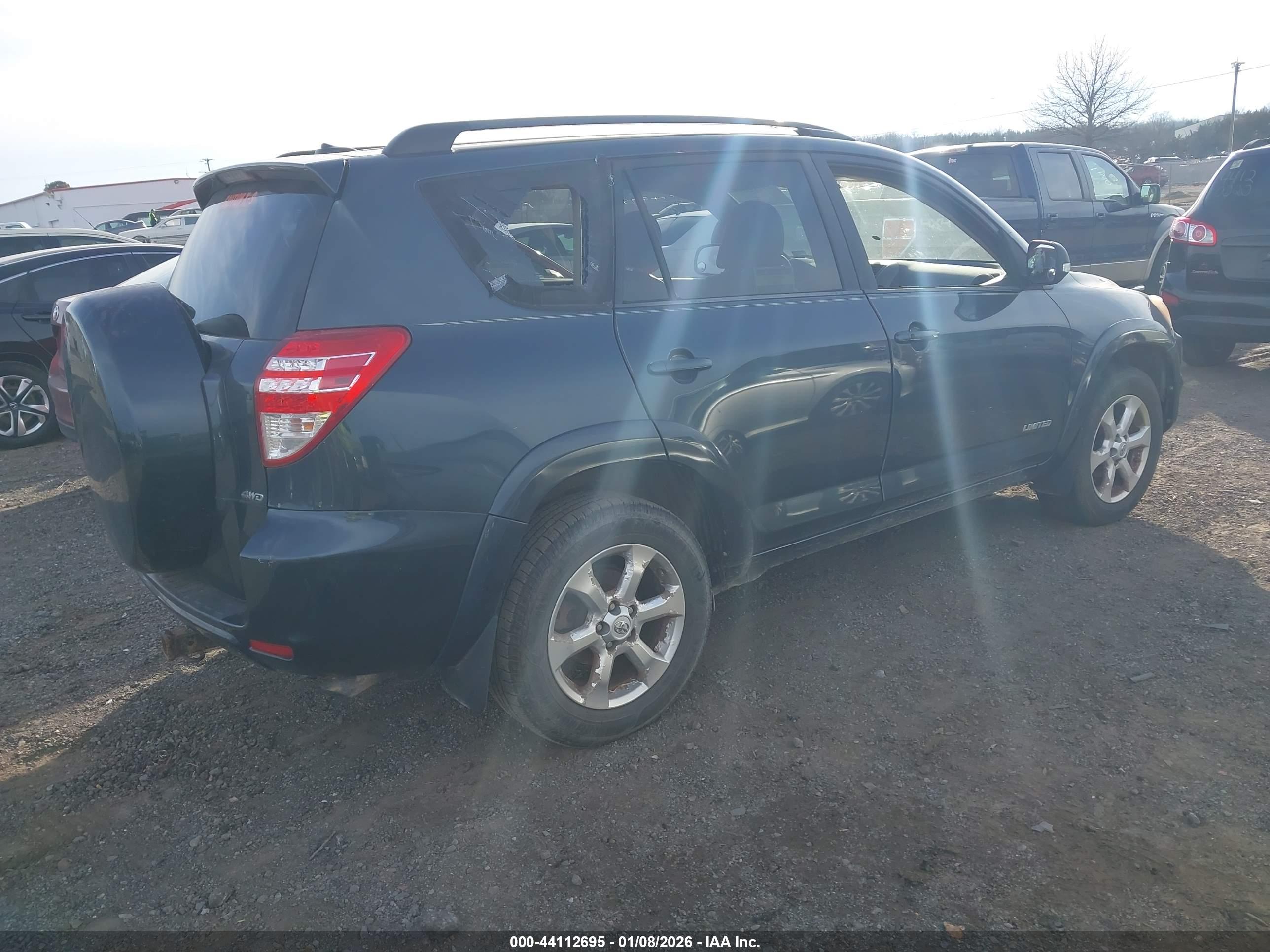 TOYOTA RAV4 image 4