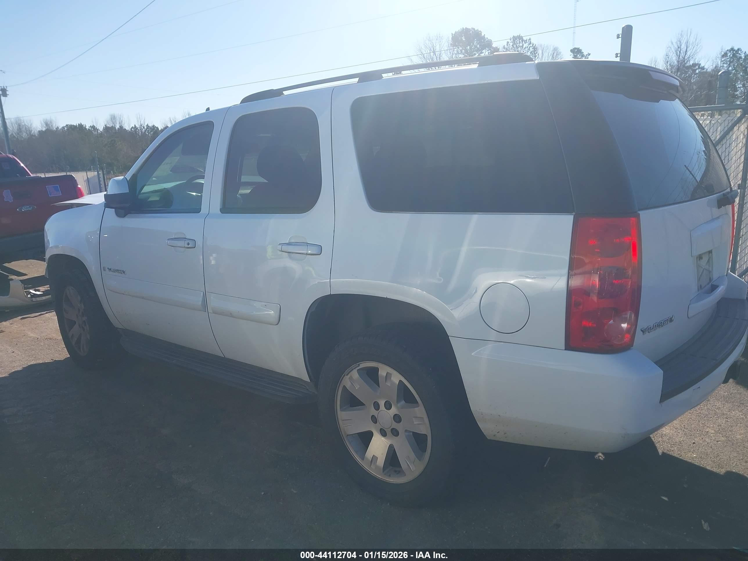 GMC YUKON image 3