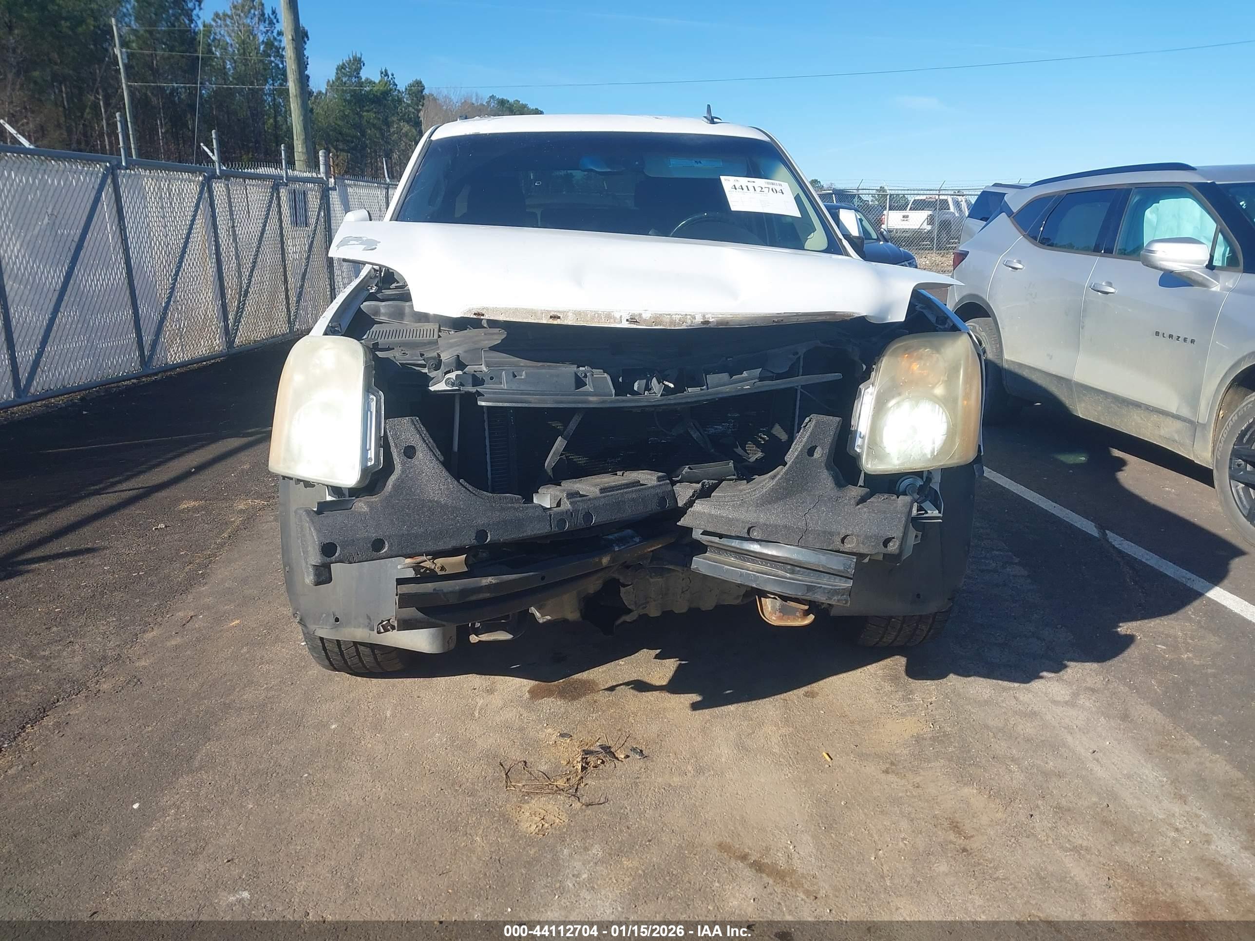GMC YUKON image 6