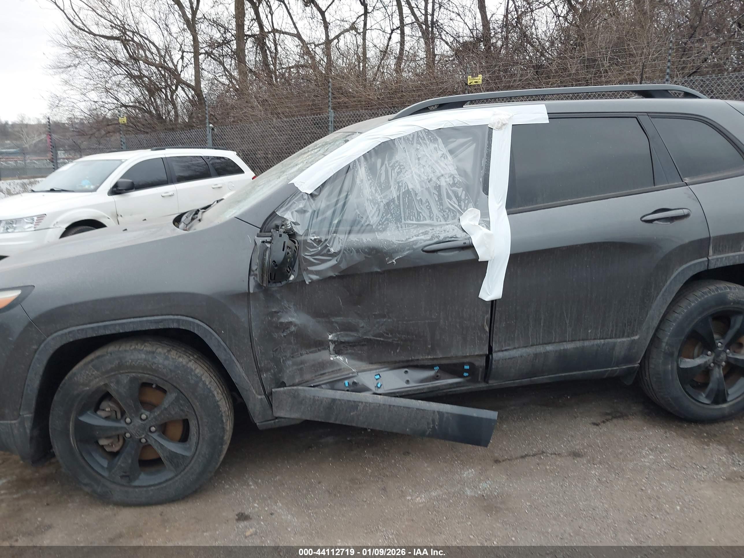 JEEP CHEROKEE image 6