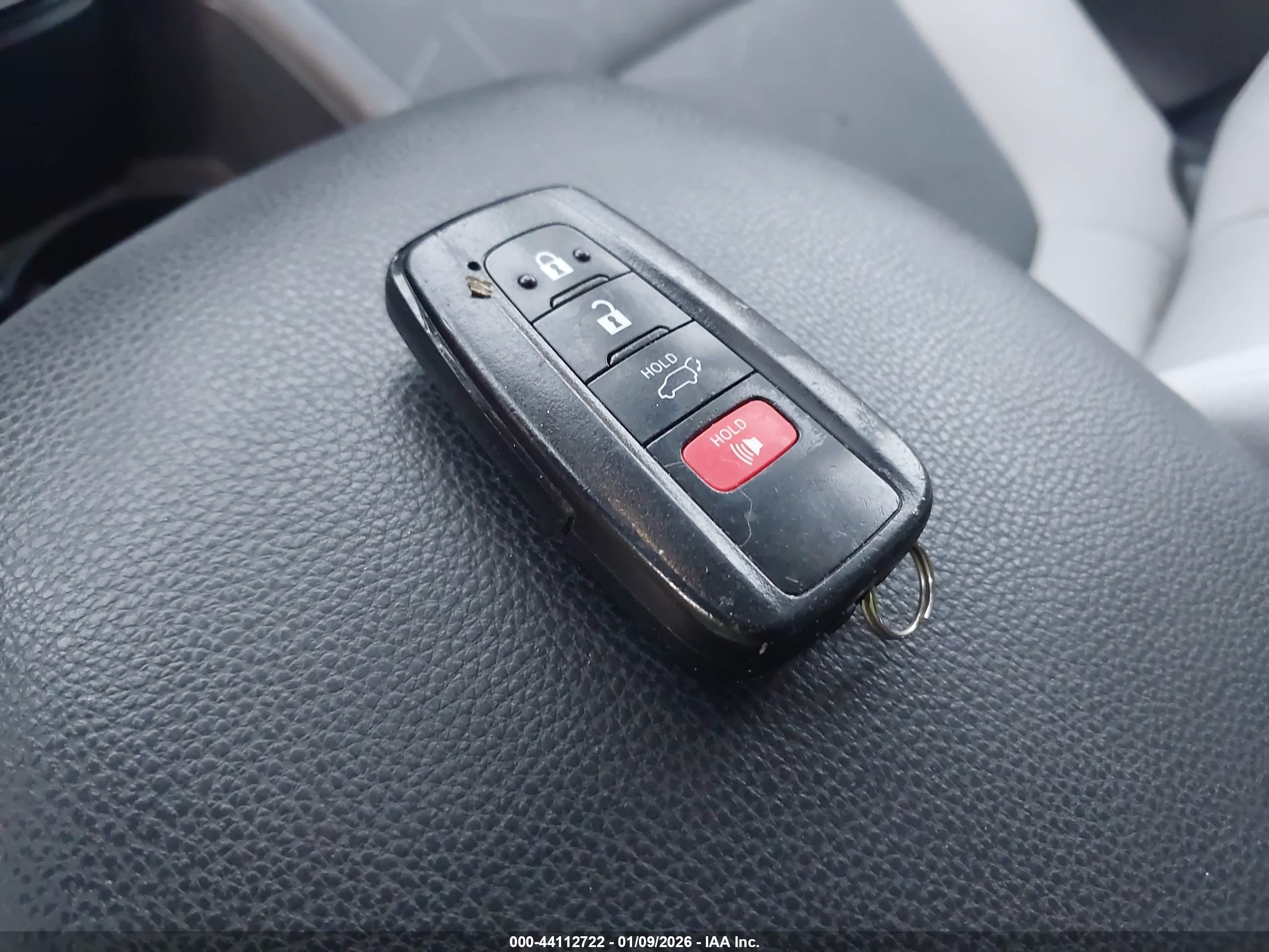 TOYOTA RAV4 image 11