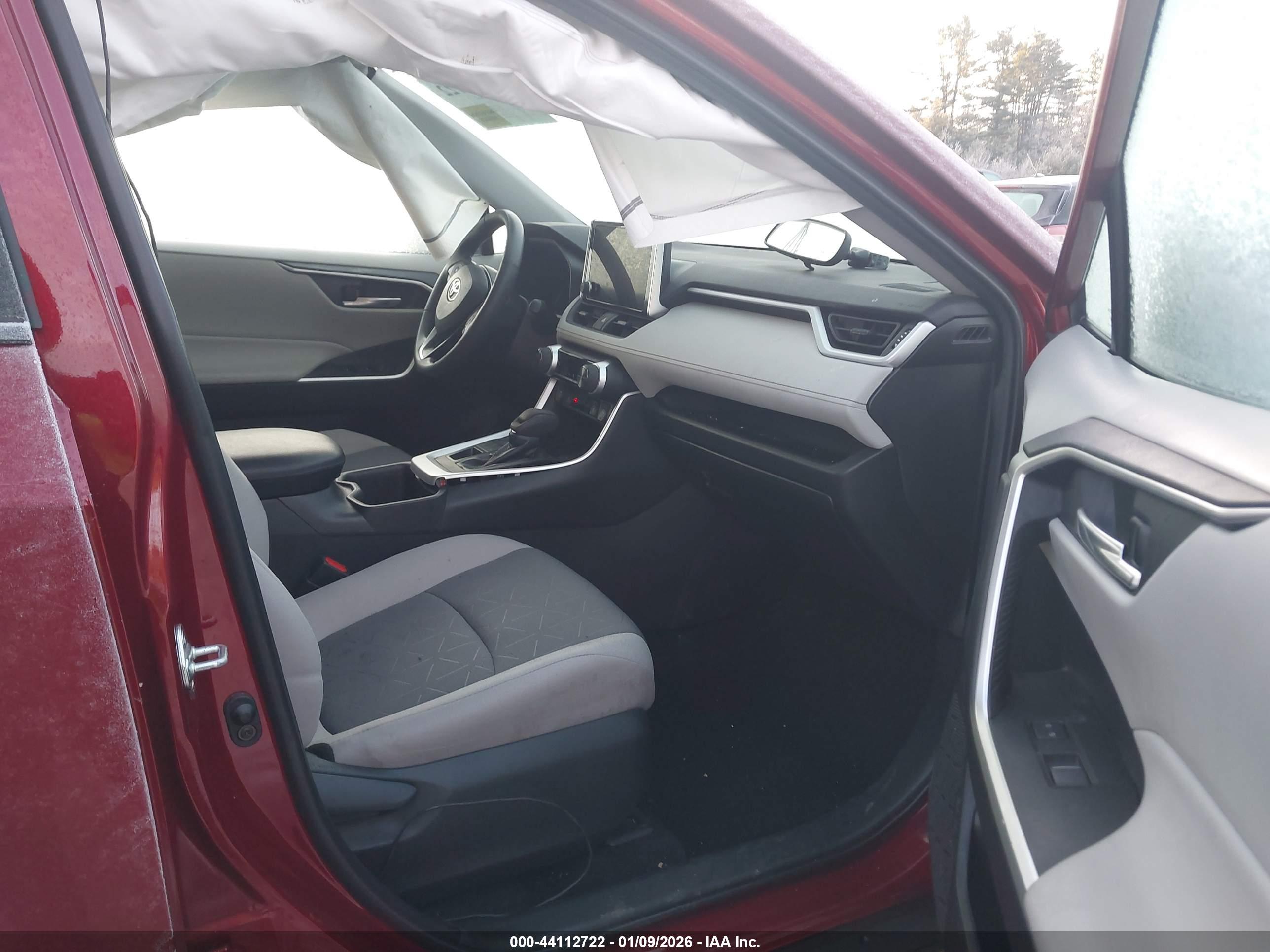 TOYOTA RAV4 image 5